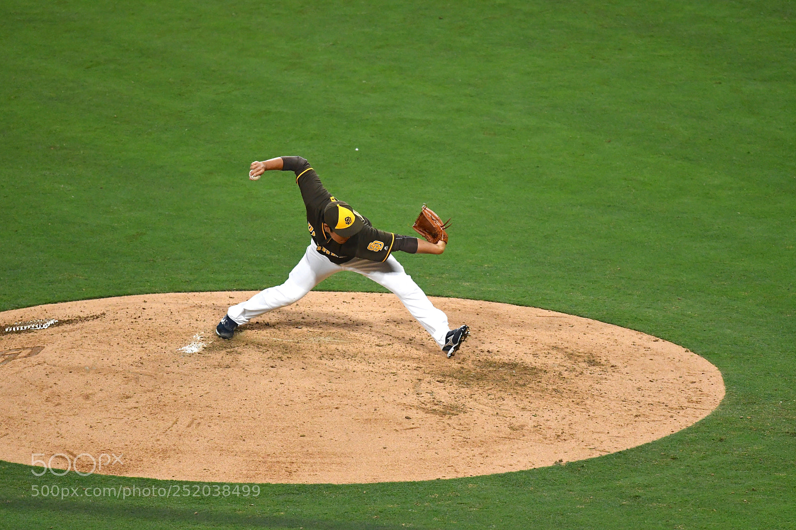 Nikon D500 sample photo. Here it comes photography