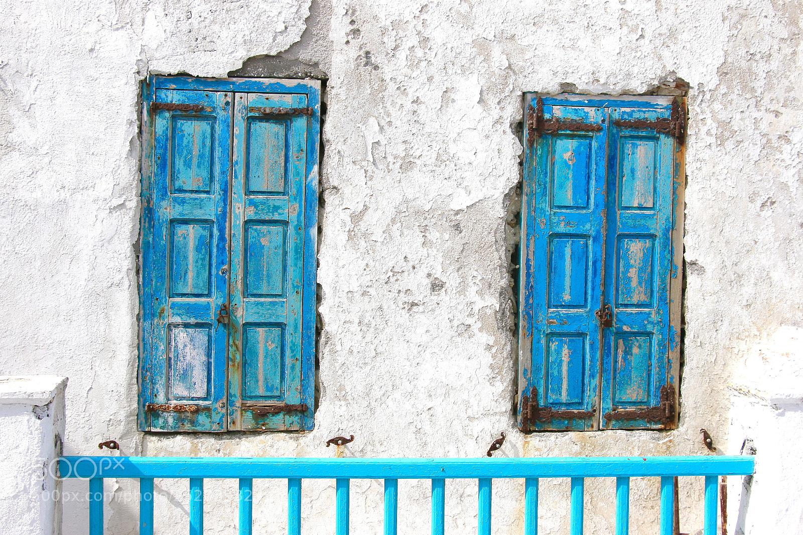 Canon EOS 70D sample photo. Blue window photography