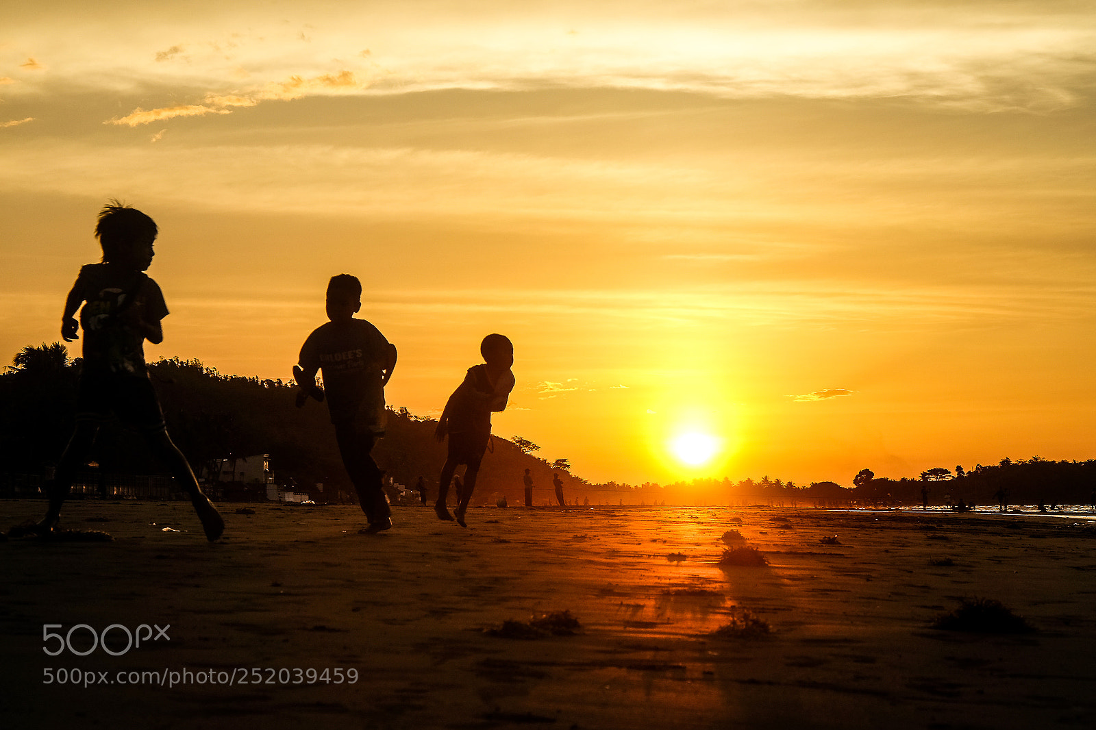 Fujifilm X-T10 sample photo. Running away photography
