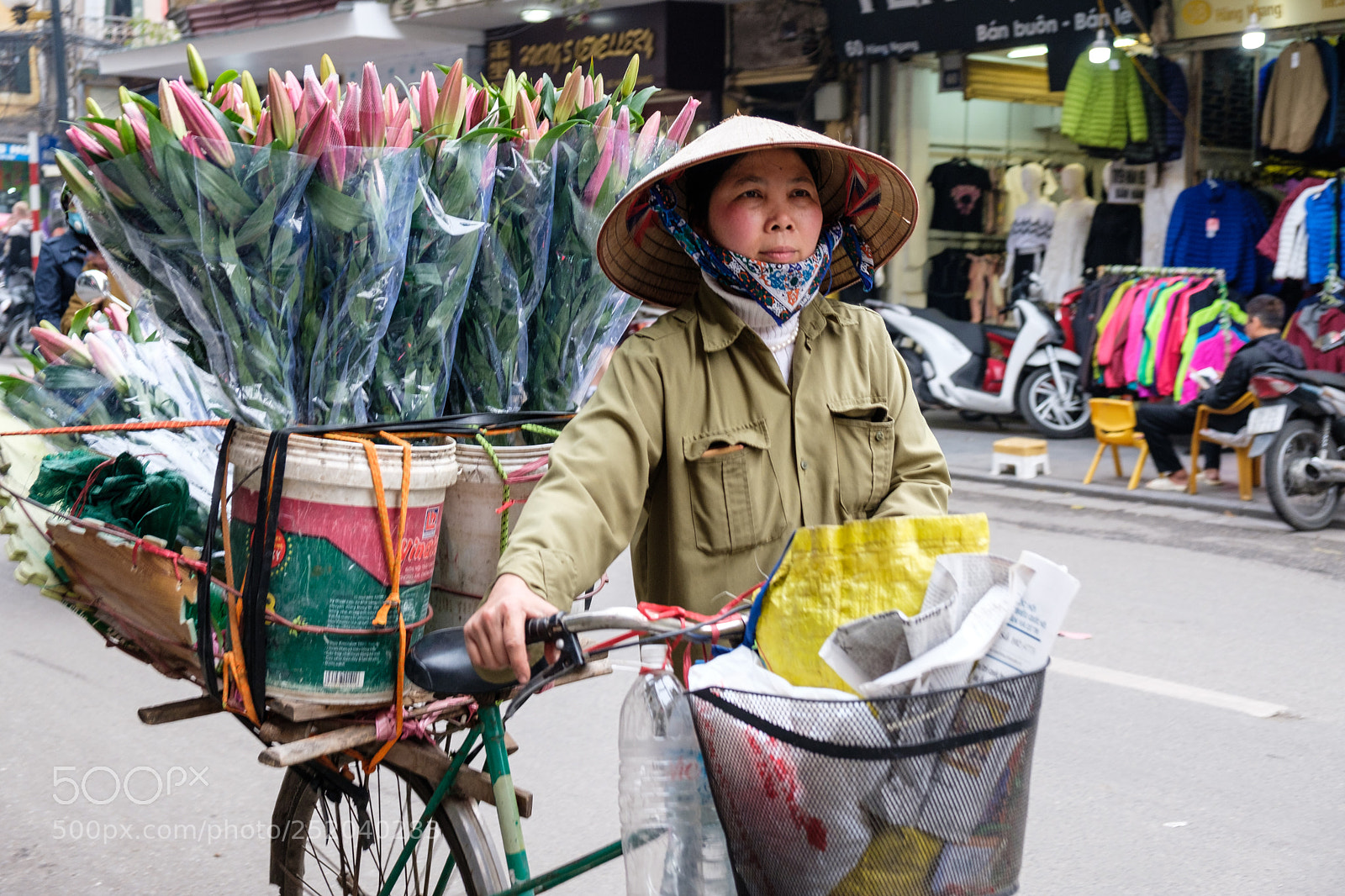 Fujifilm X-T2 sample photo. Hanoi street portrait photography