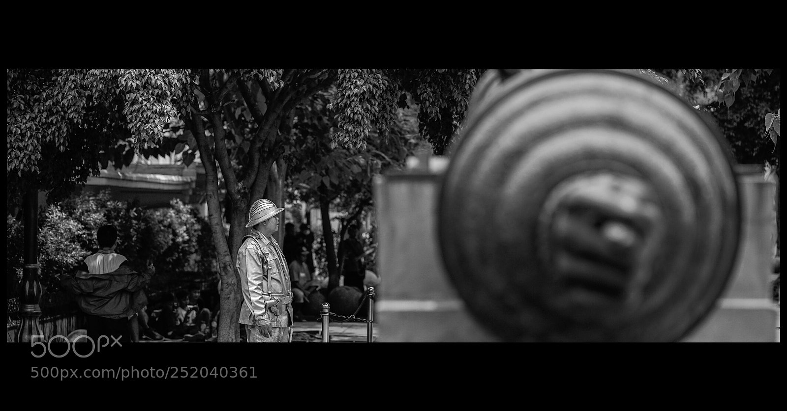 Sony a7S sample photo. Colonial statue. photography