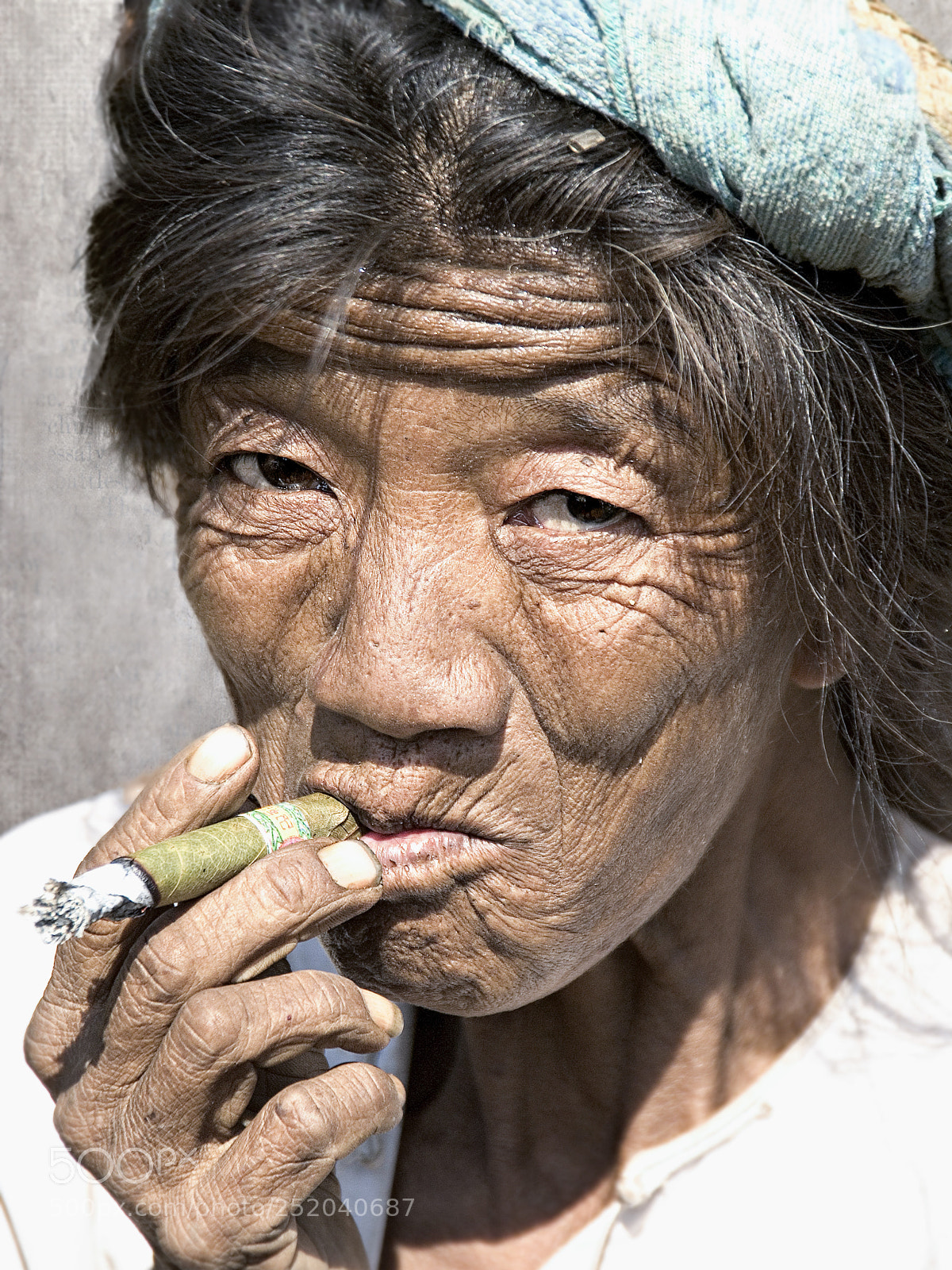 Nikon D200 sample photo. Smoker / myanmar photography