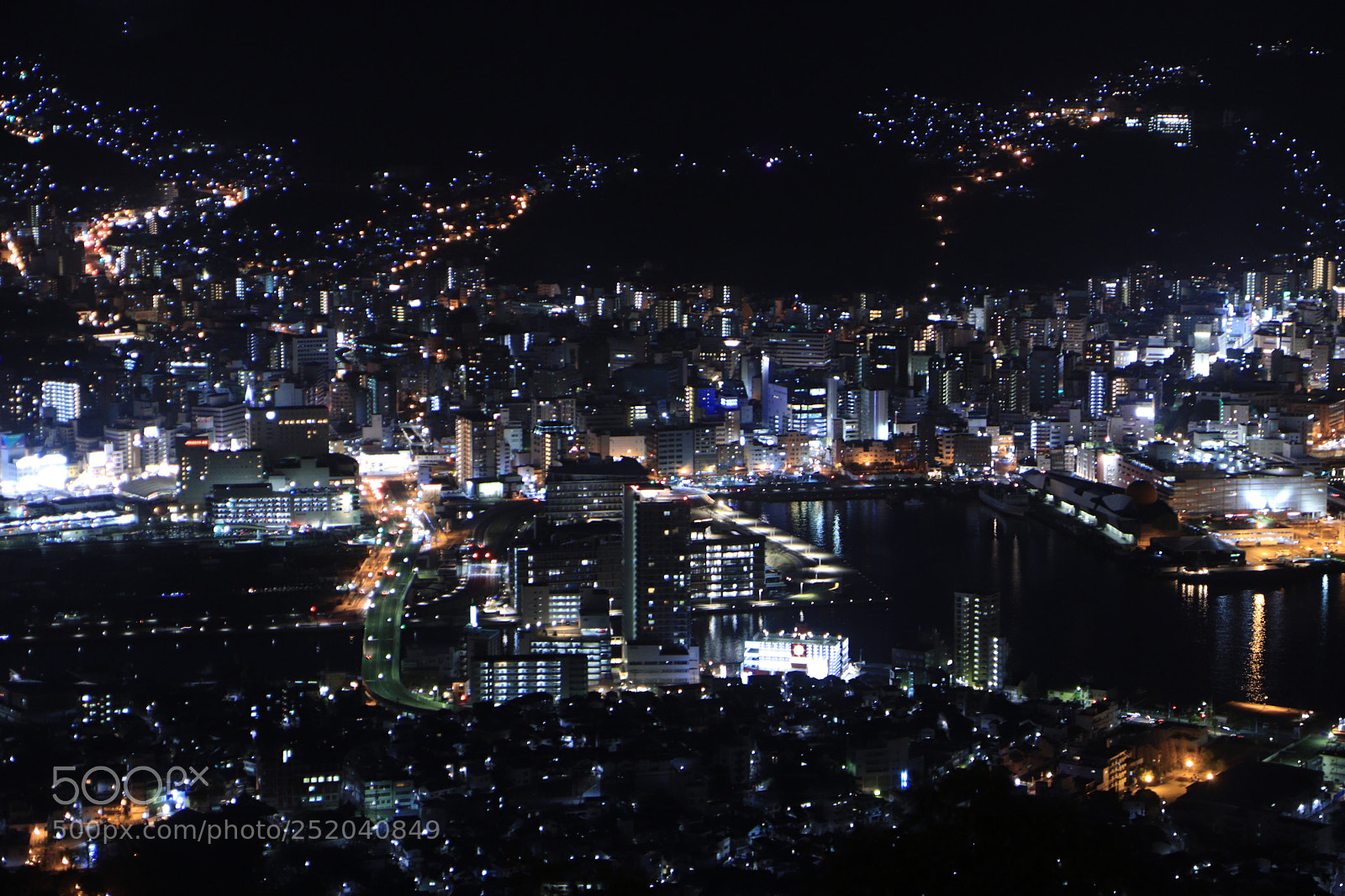 Canon EOS 77D (EOS 9000D / EOS 770D) sample photo. Good night photography