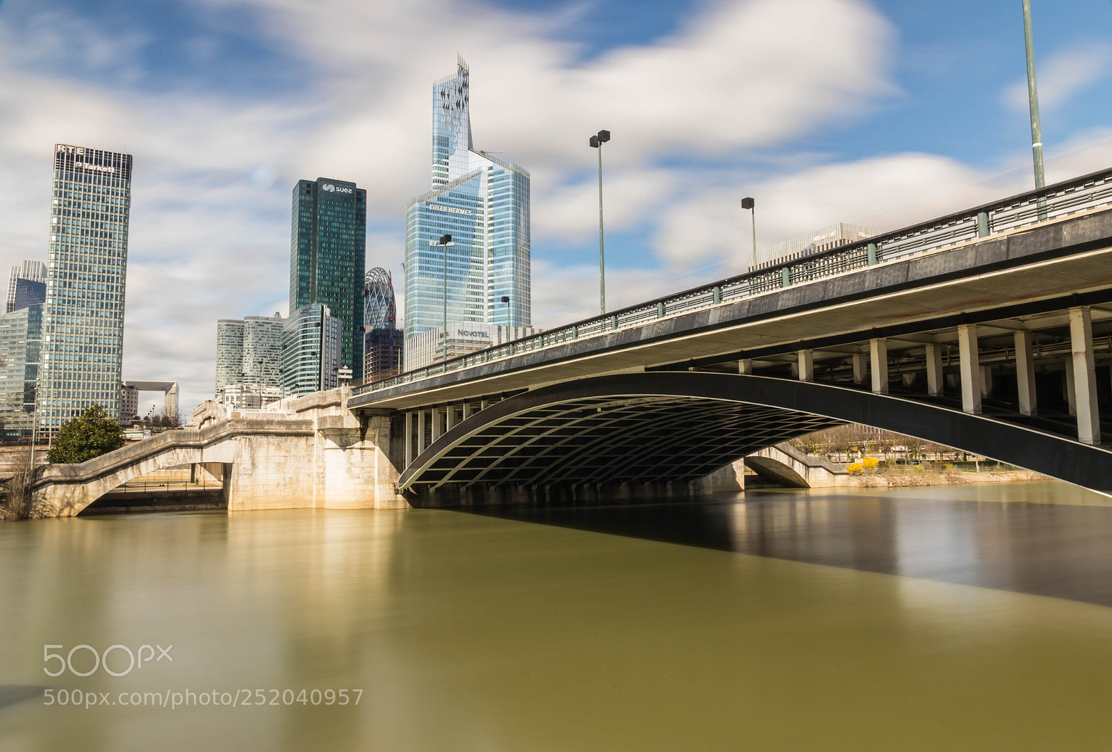 Canon EOS 80D sample photo. La défense  photography