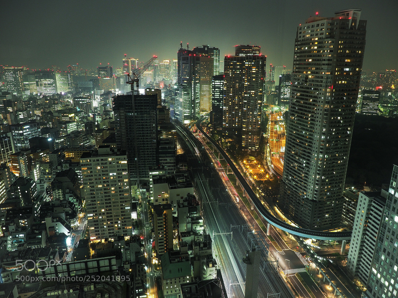 Olympus OM-D E-M1 Mark II sample photo. City lights in tokyo photography