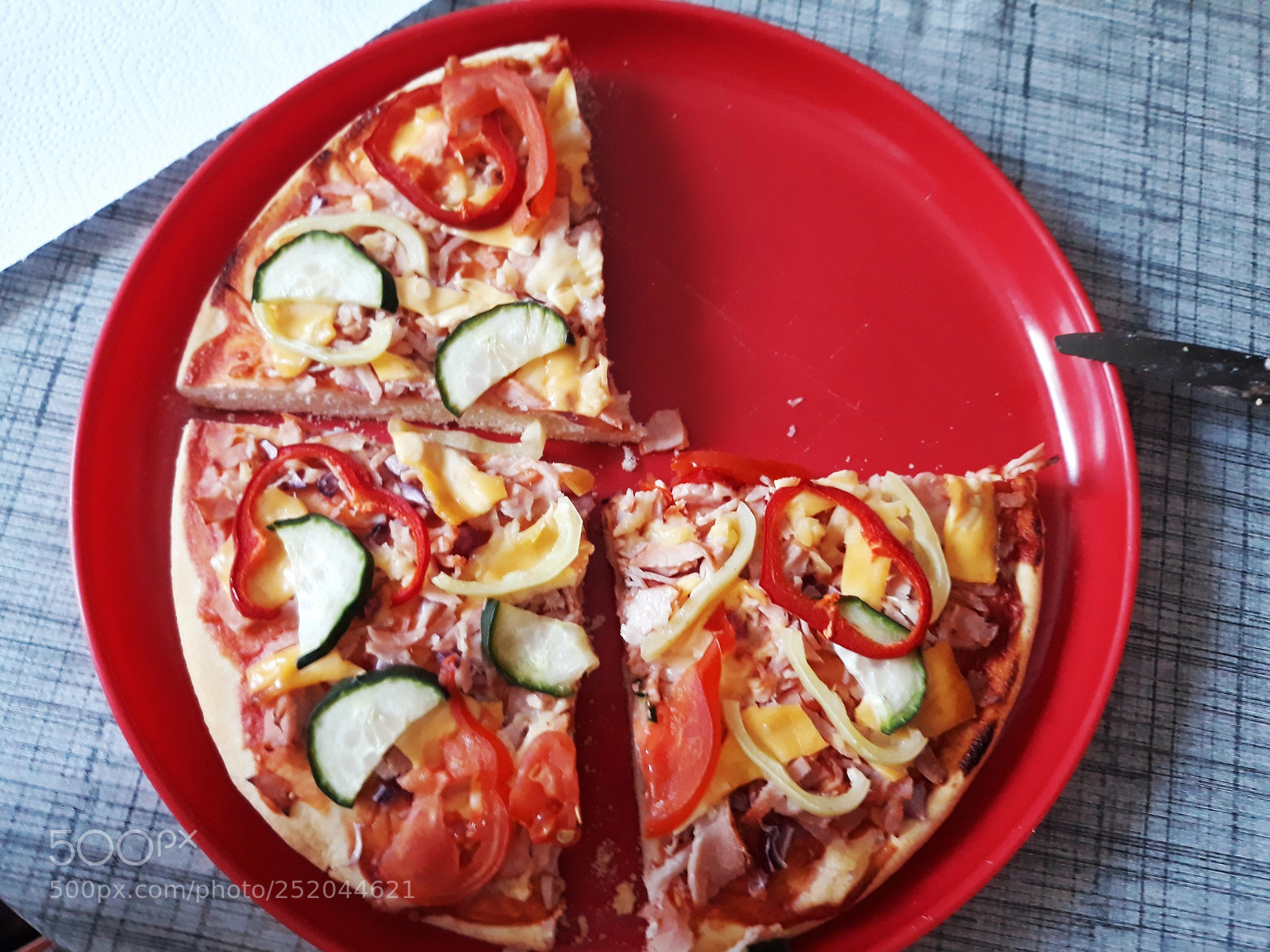 Samsung Galaxy J7 sample photo. Pizza time photography