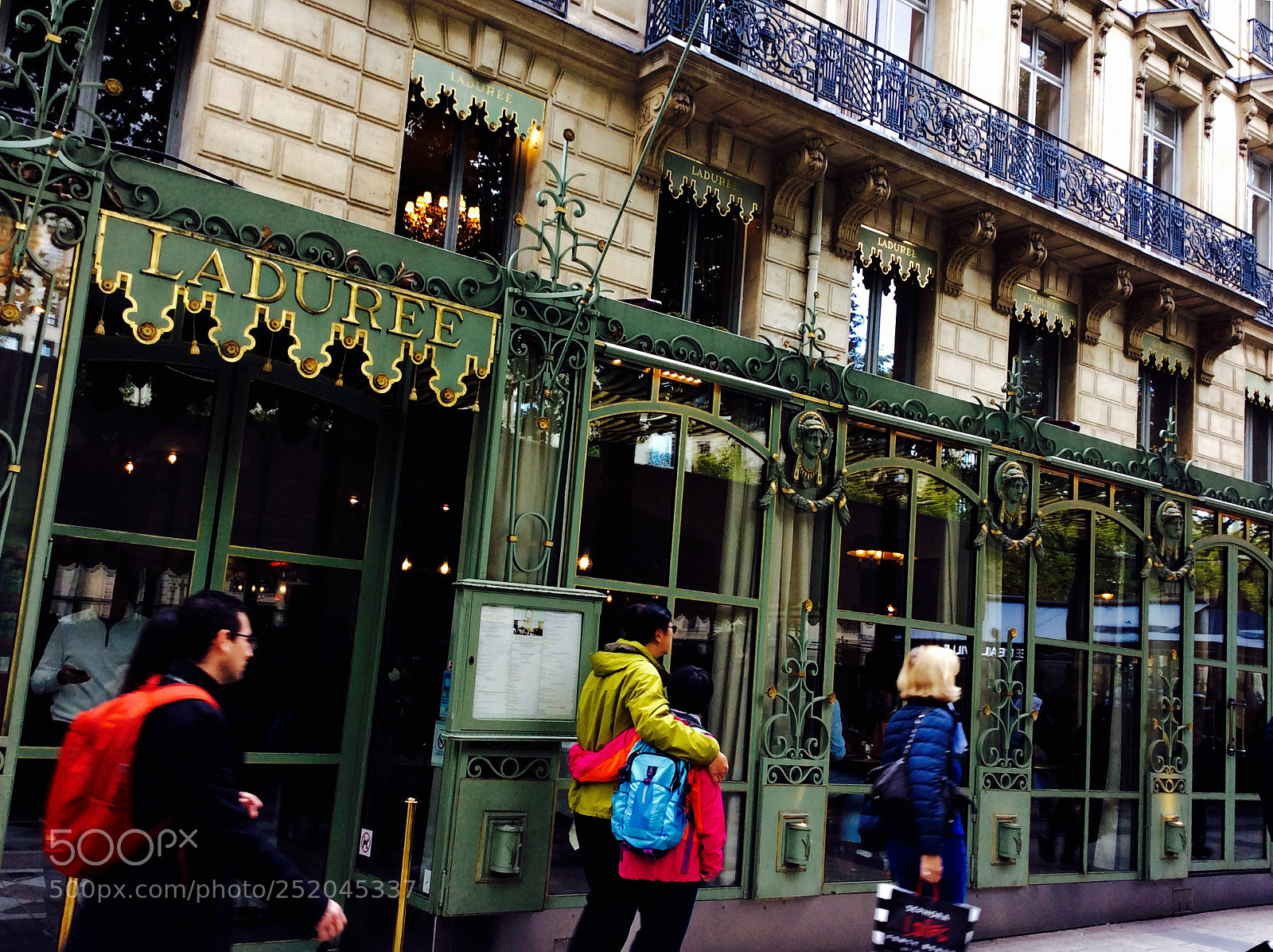 Apple iPad mini 2 sample photo. The avenue des champs-elys photography