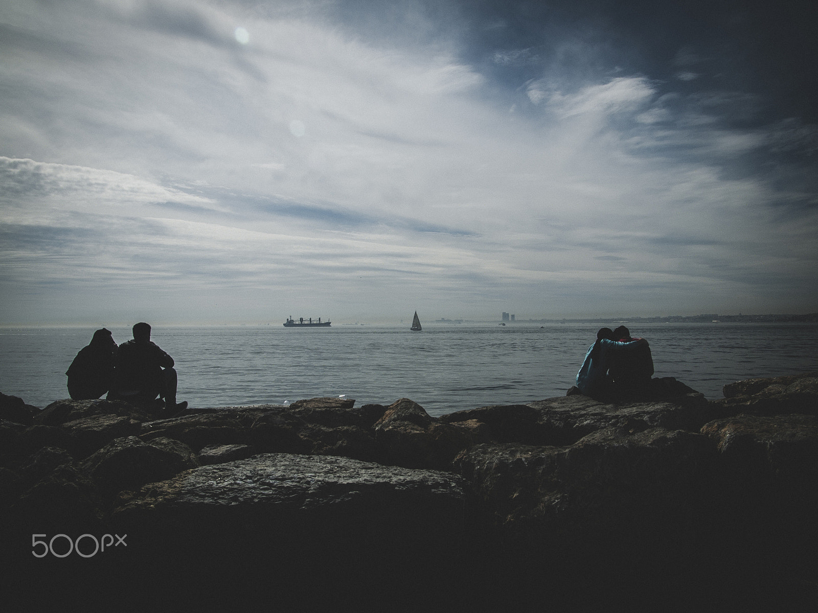 Leica Digilux 3 sample photo. The couples are looking at the horizon. photography