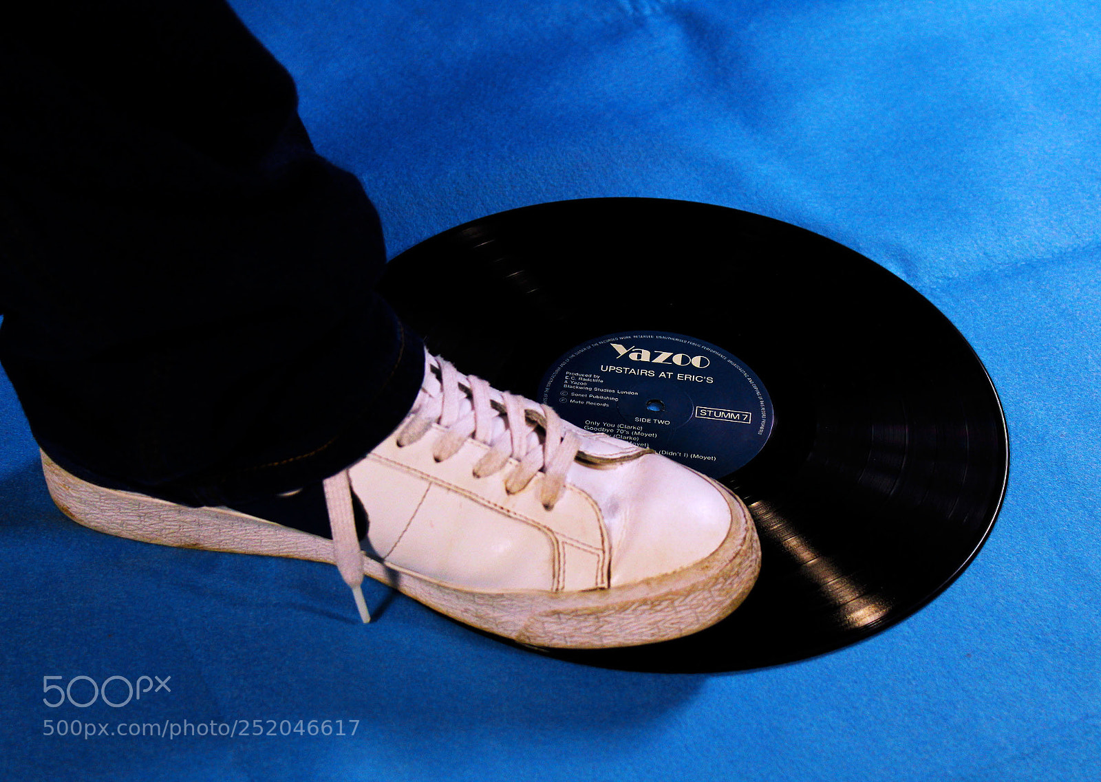 Canon EOS 1300D (EOS Rebel T6 / EOS Kiss X80) sample photo. Vinylshoe photography