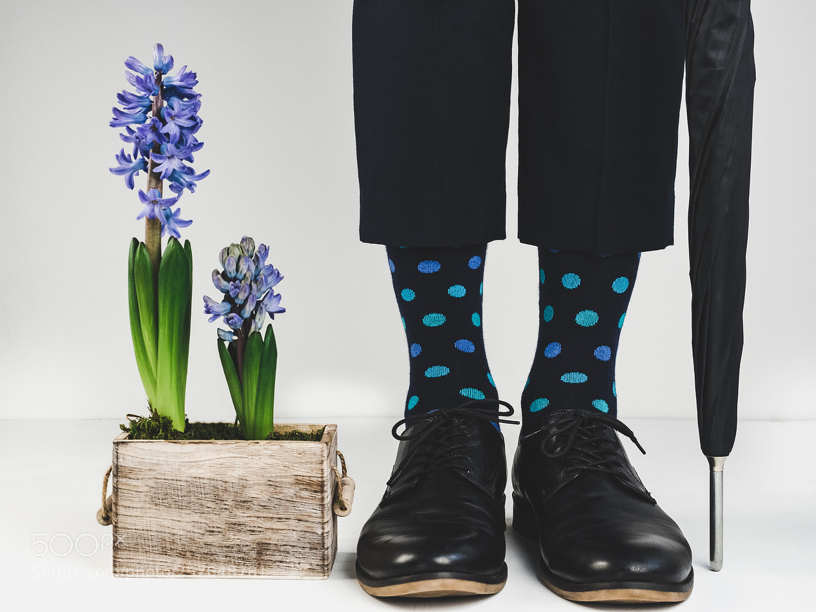 Olympus OM-D E-M5 II sample photo. Stylish shoes, bright socks photography