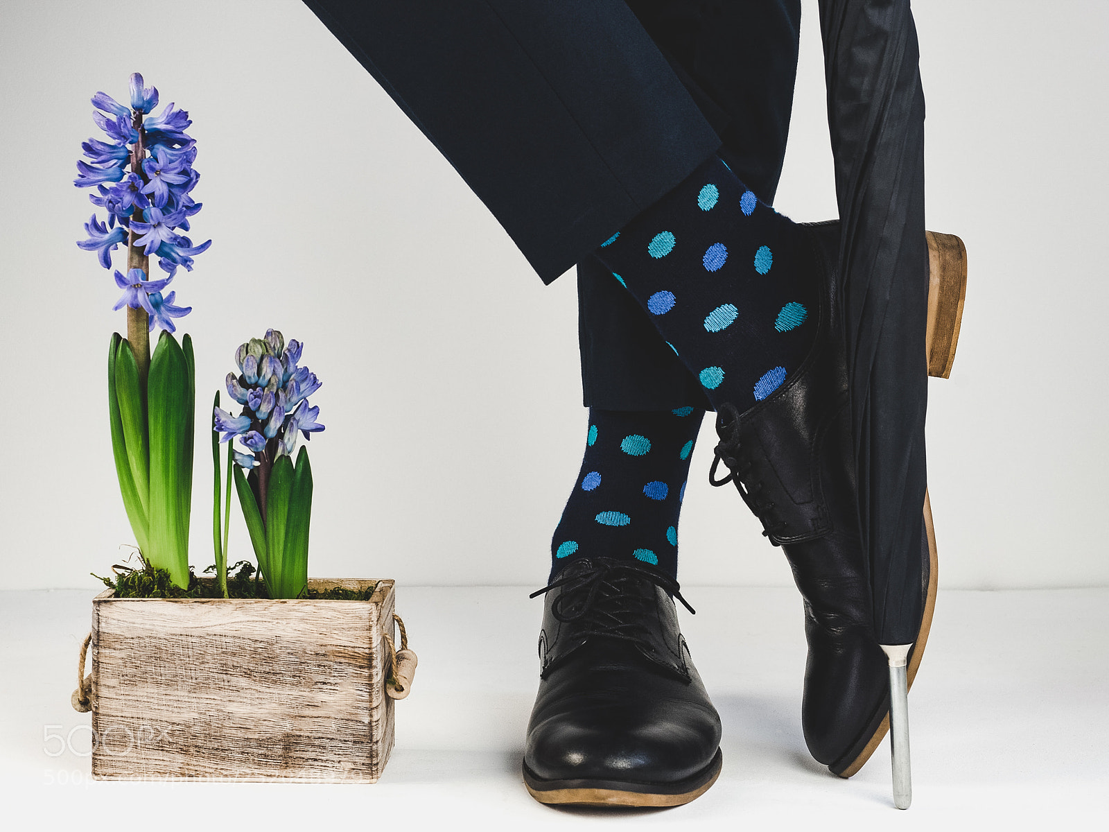 Olympus OM-D E-M5 II sample photo. Stylish shoes, bright socks photography