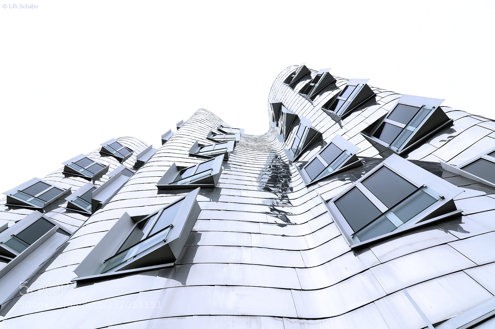 Canon EOS M5 sample photo. " gehry-bauten " photography