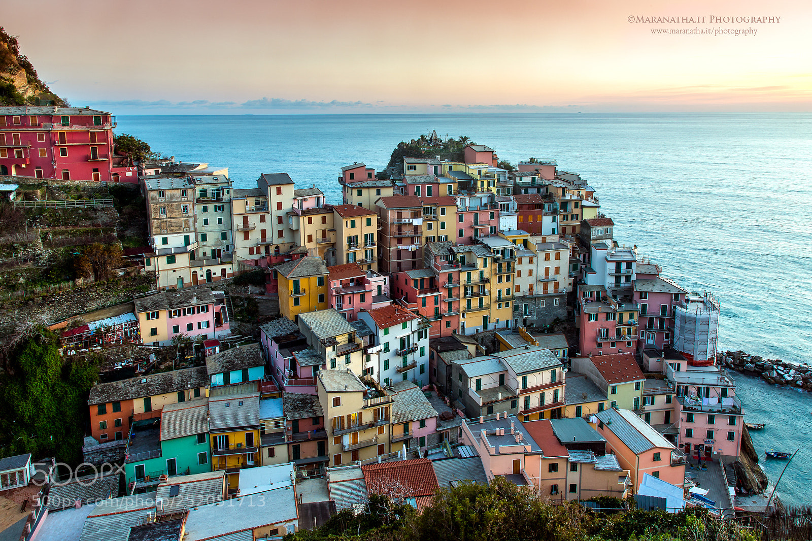 Canon EOS 6D Mark II sample photo. Manarola at sunset photography