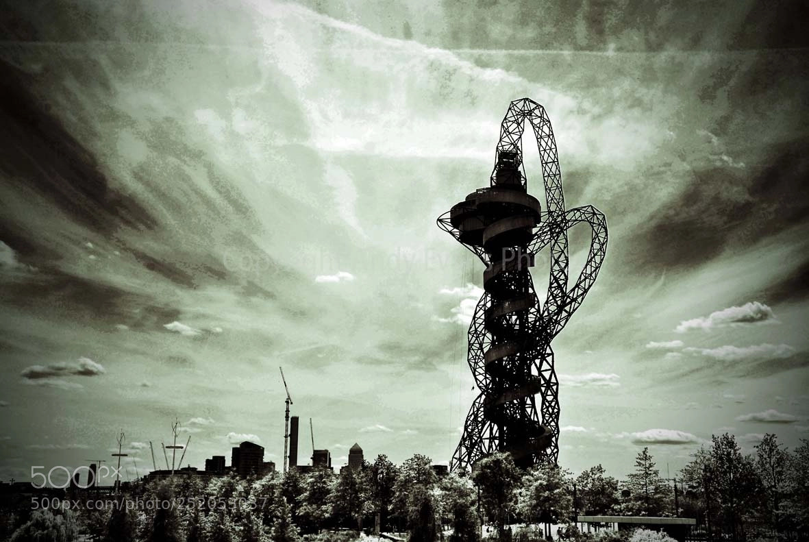 Nikon D3000 sample photo. Arcelor mittal orbit, 2012 photography