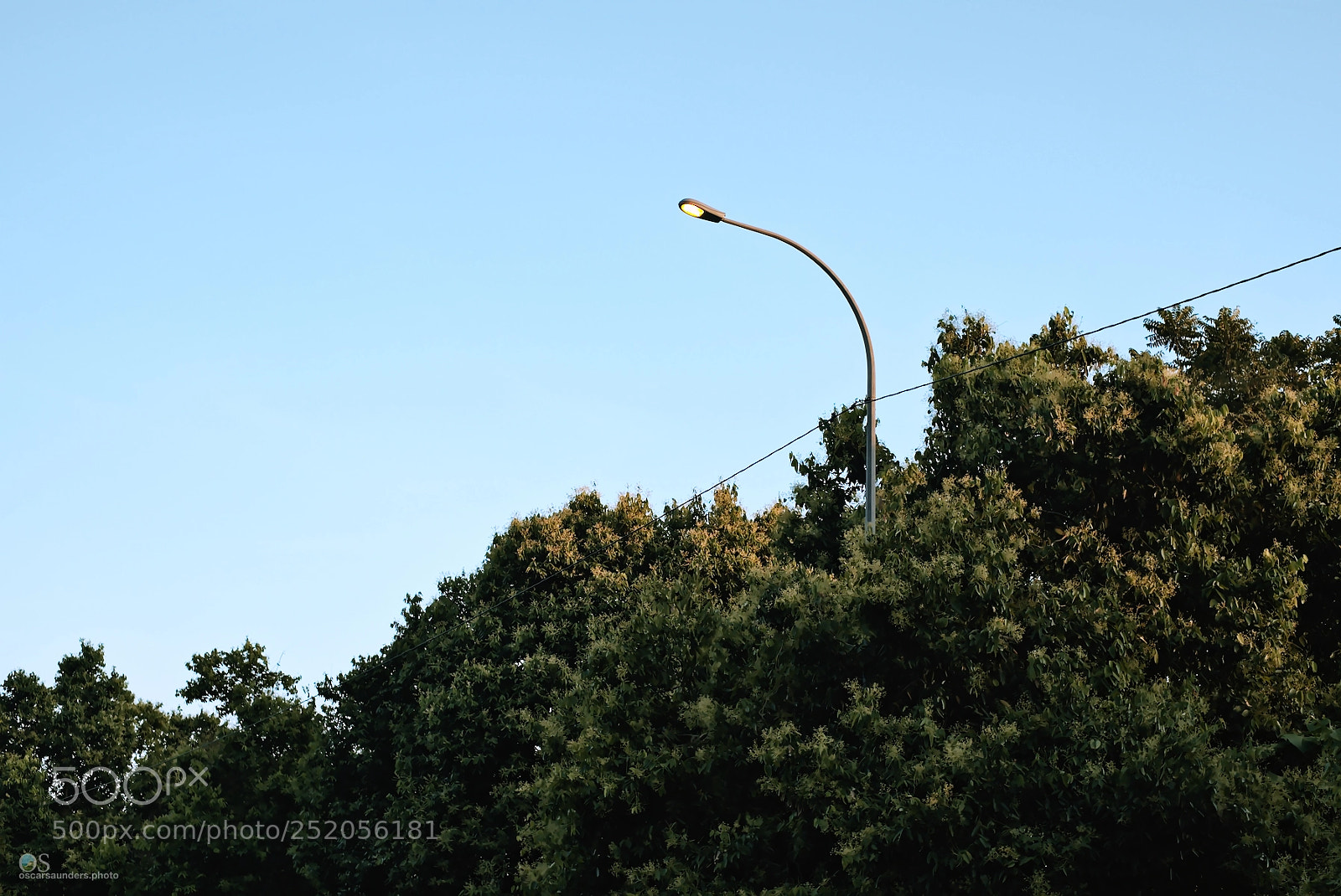 Fujifilm X-Pro2 sample photo. Sunset streetlight photography