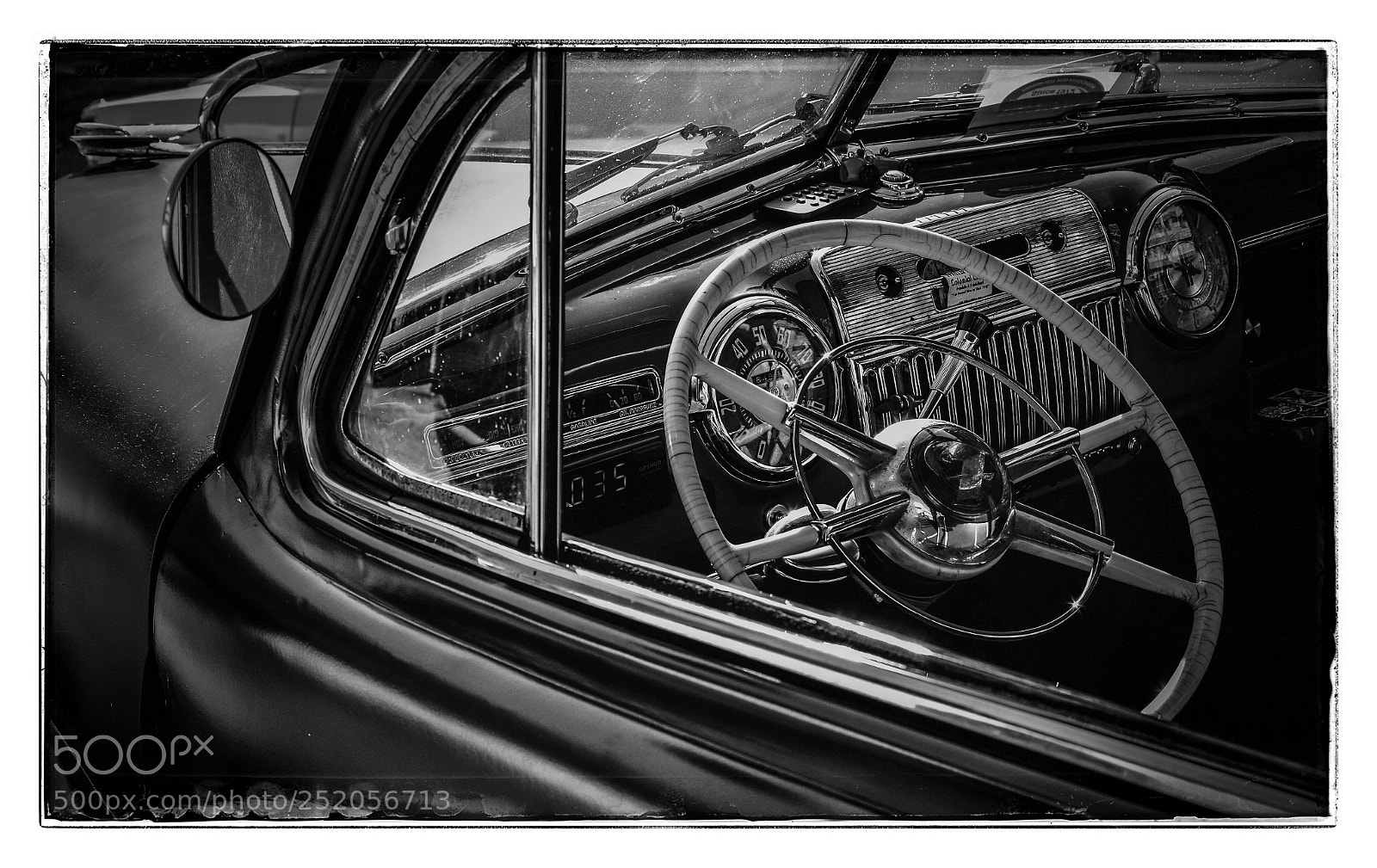 Nikon D5200 sample photo. Almost perfect retro car photography