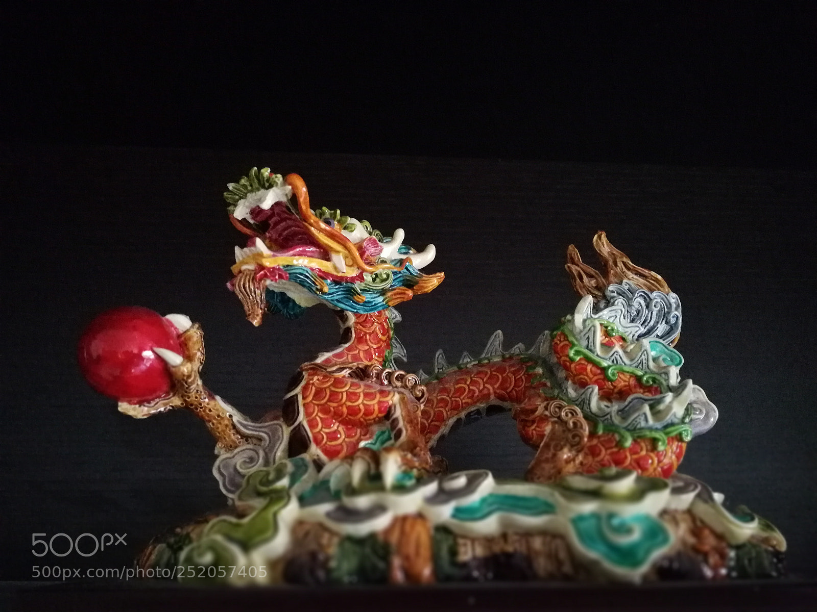 HUAWEI P10 sample photo. The dragon of the photography