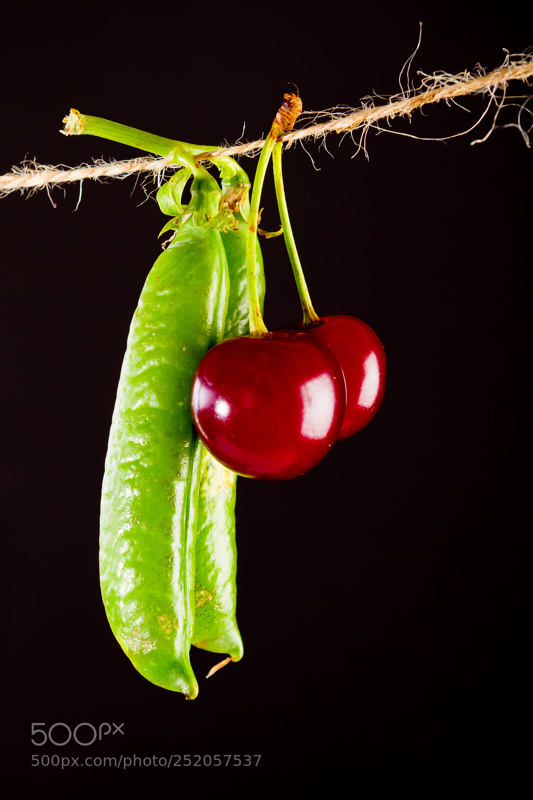 Canon EOS 7D sample photo. Cherry and rope on photography