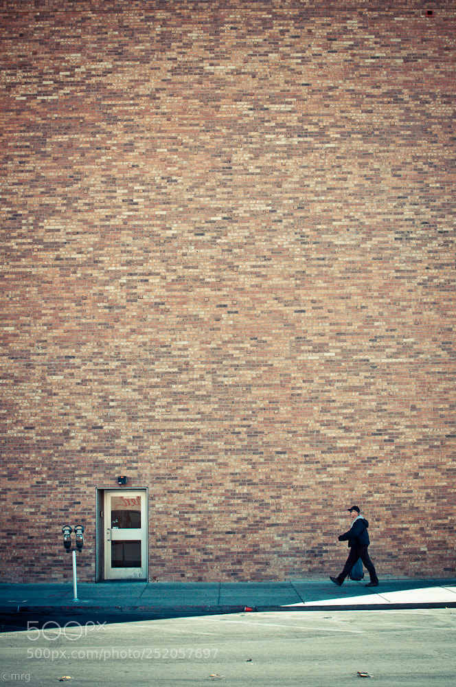 Nikon D90 sample photo. Walking downtown photography