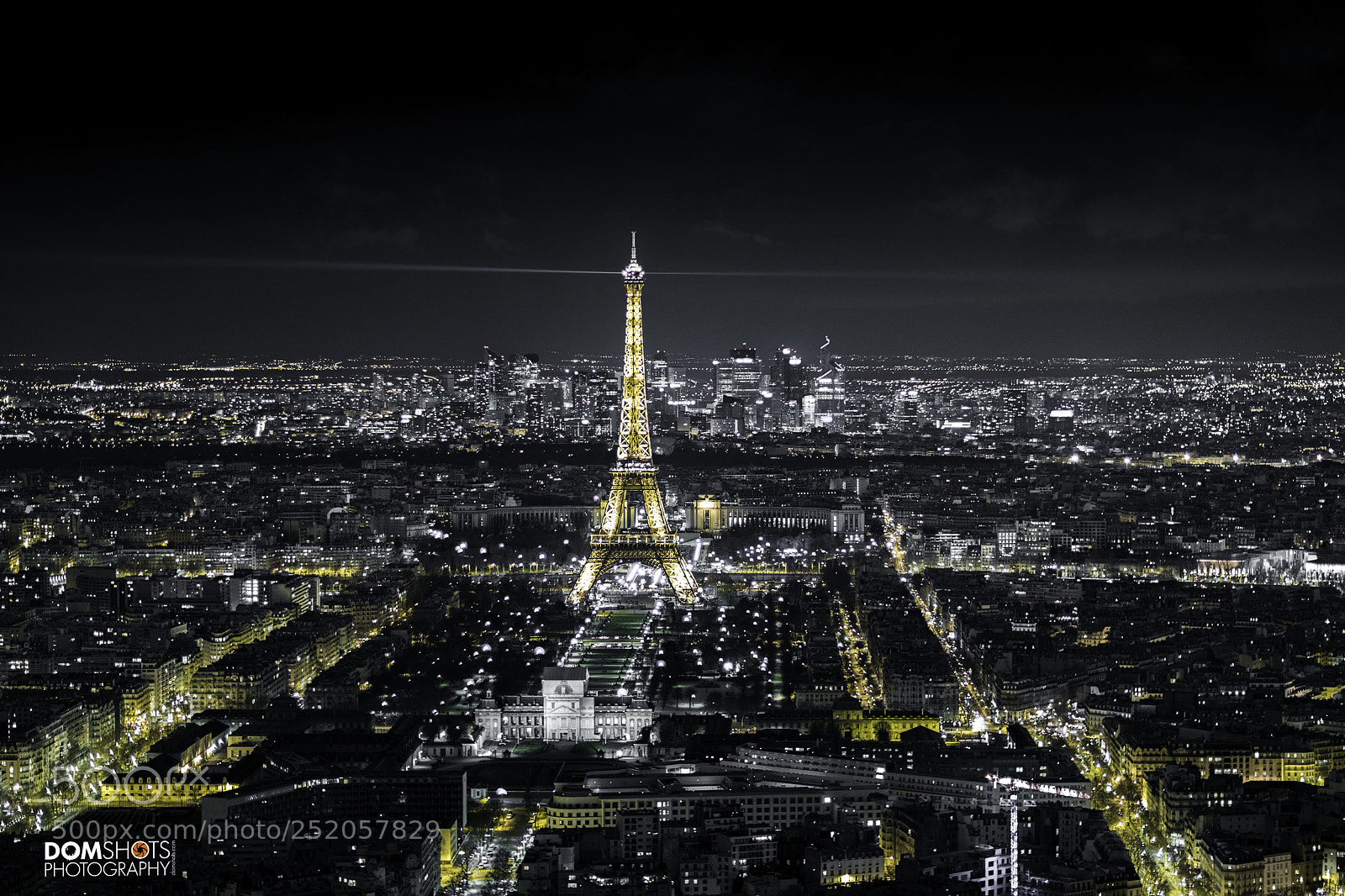 Canon EOS 5D Mark IV sample photo. Paris at night photography