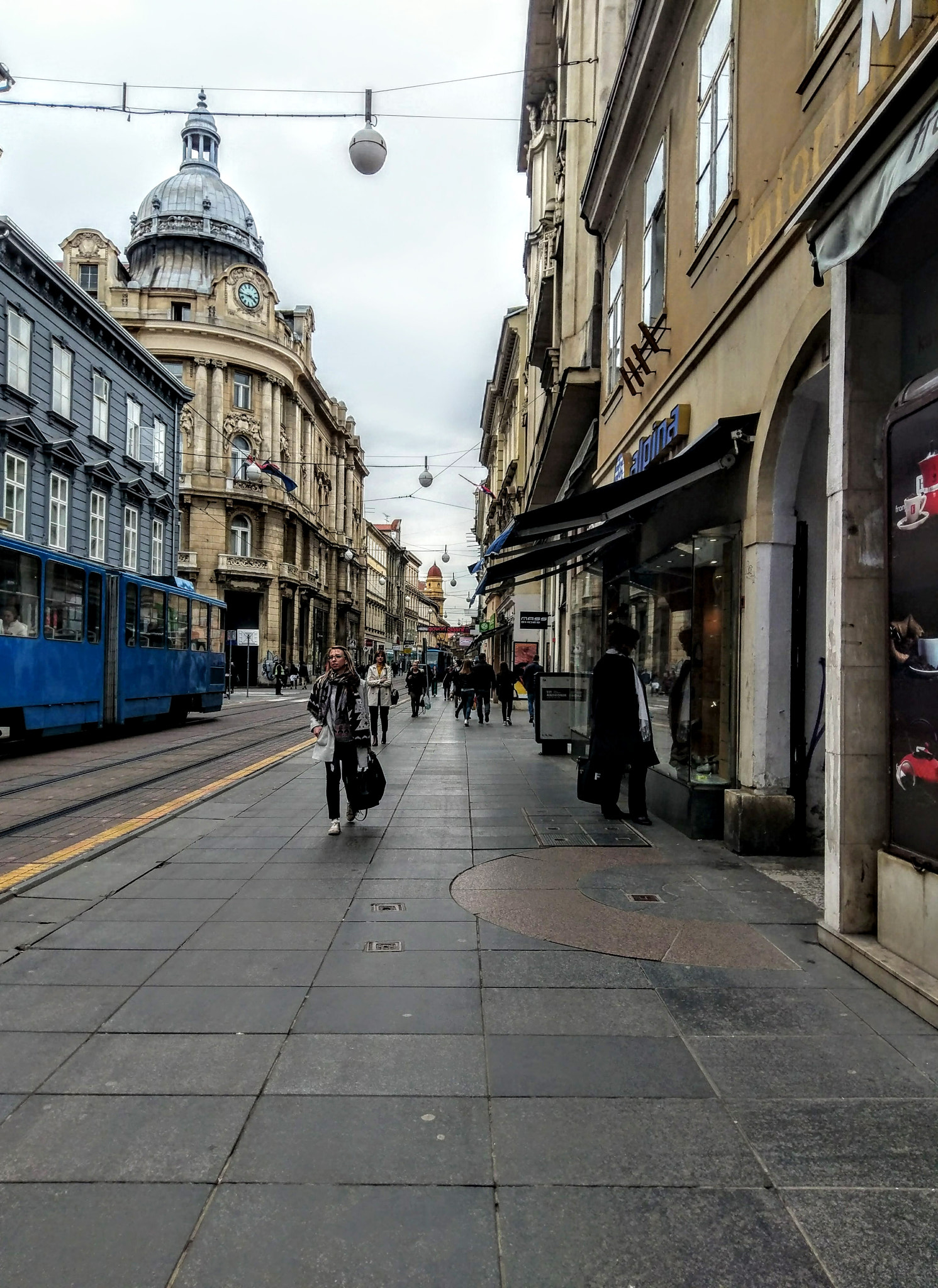 HTC 10 sample photo. Zagreb /down town photography