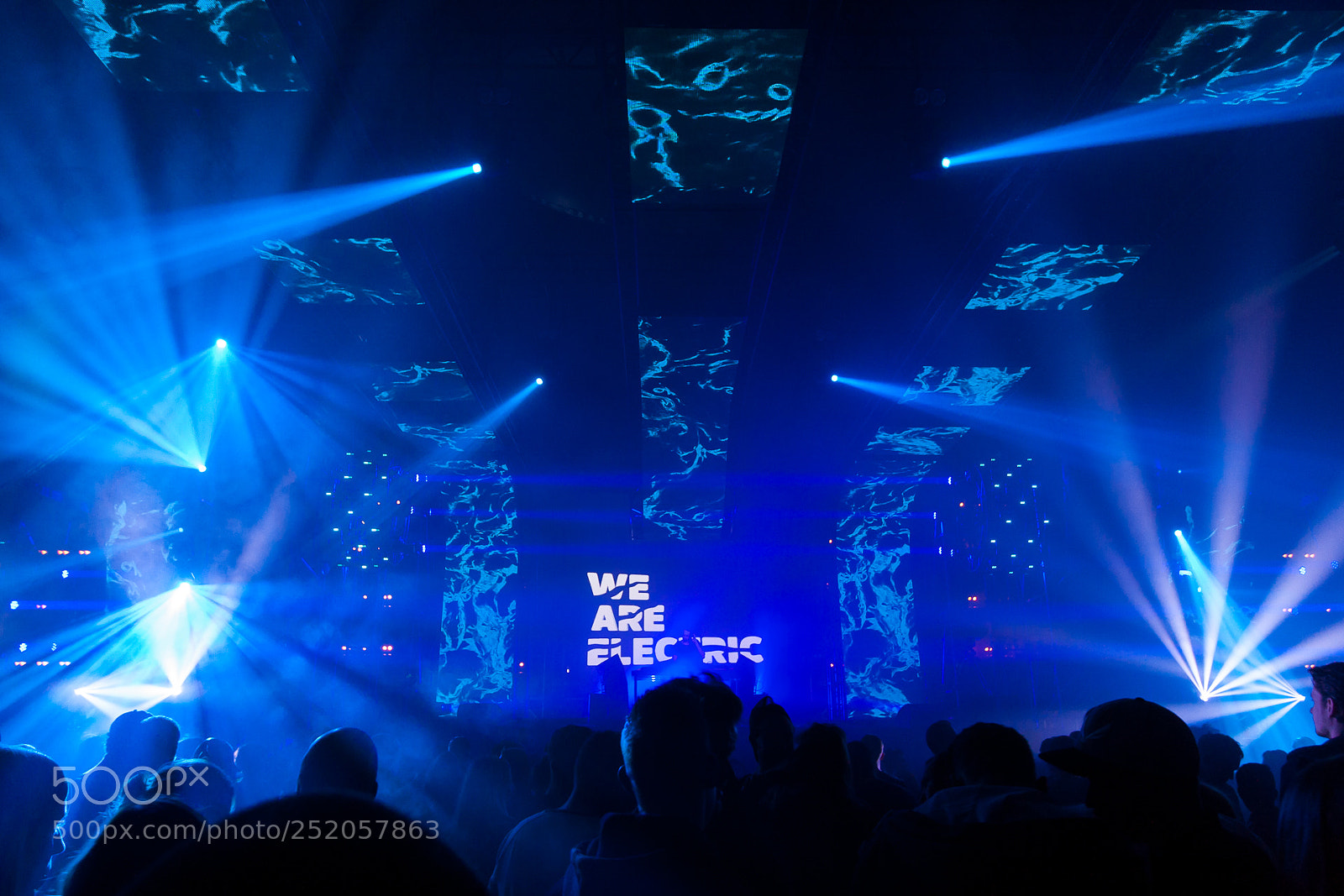 Canon EOS 400D (EOS Digital Rebel XTi / EOS Kiss Digital X) sample photo. Olivier weiter @ paaspop 2018 photography