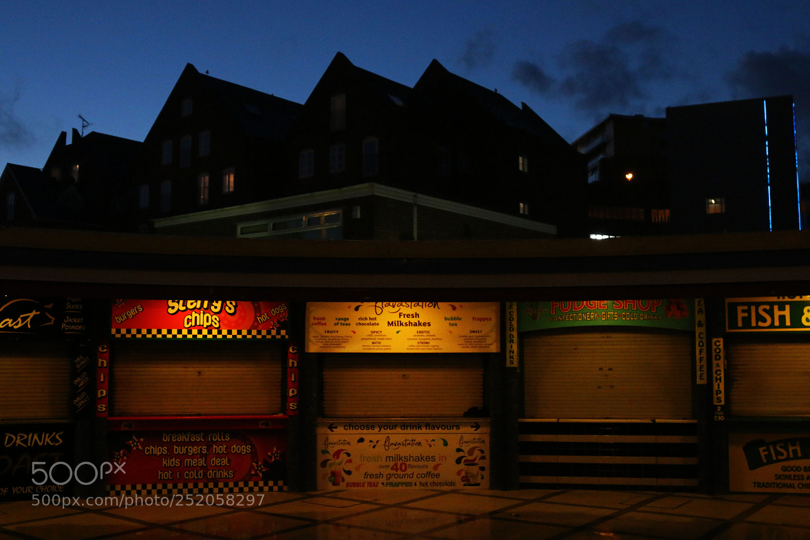 Canon EOS 70D sample photo. Closed for the night photography