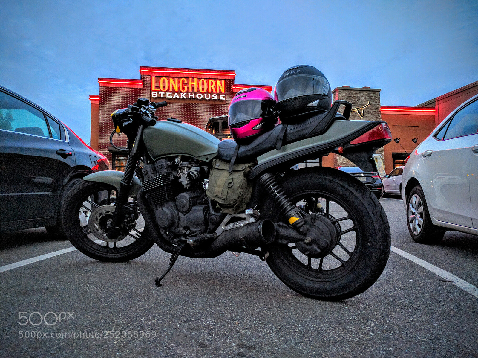 Google Nexus 6P sample photo. Out to dinner photography