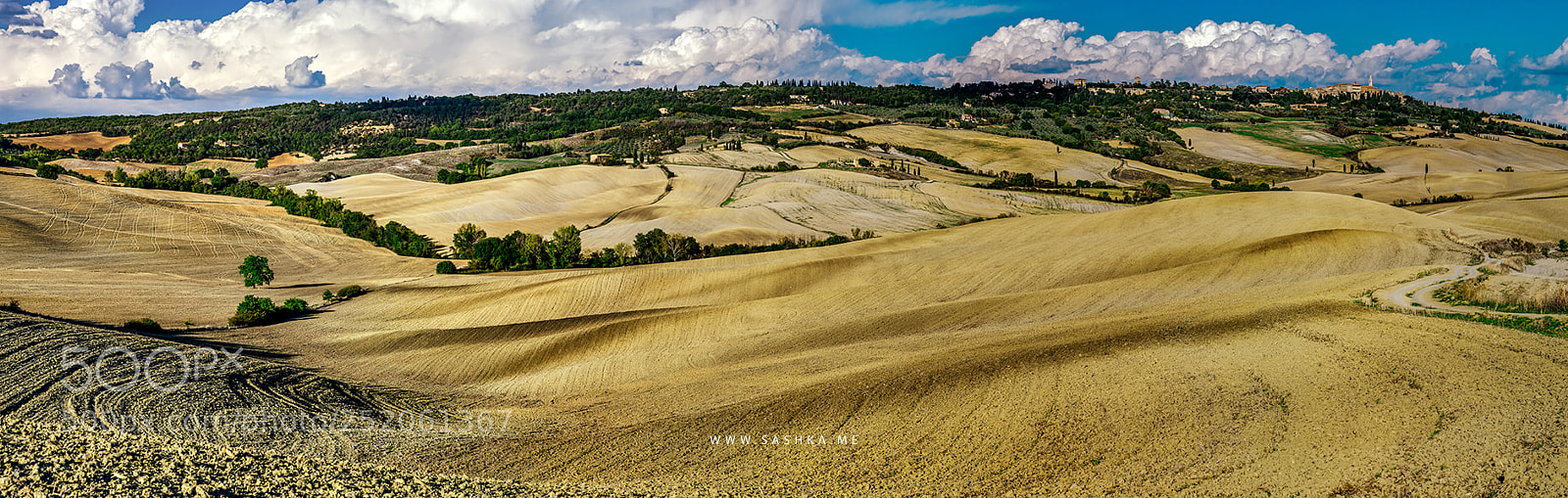 Sony a99 II sample photo. Farmland in tuscany panoramic photography
