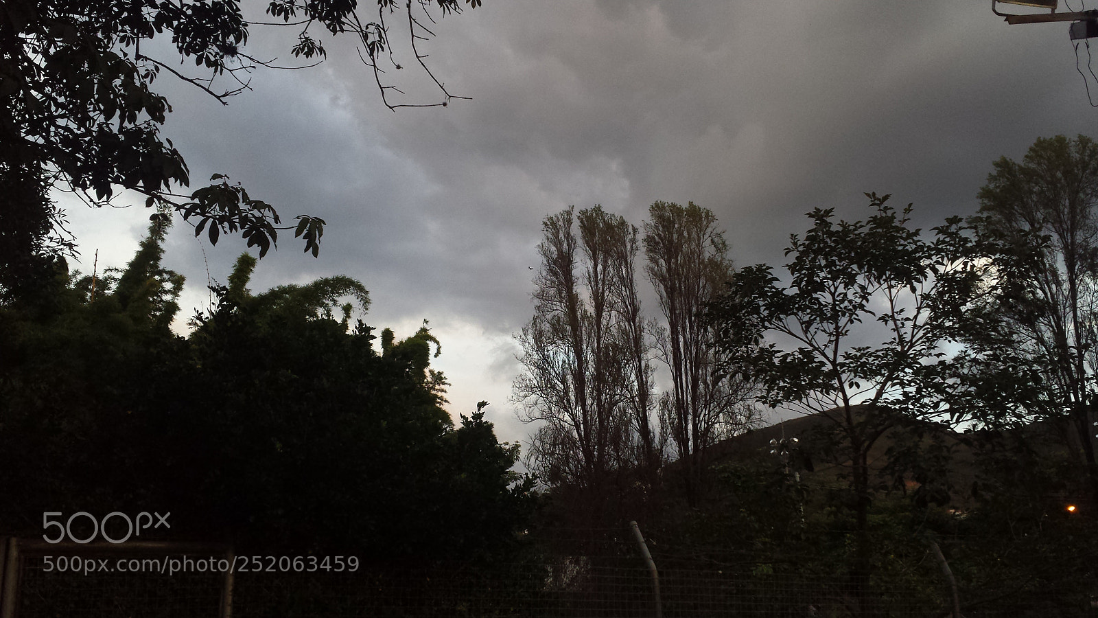 Samsung Galaxy S4 sample photo. Dark sky photography