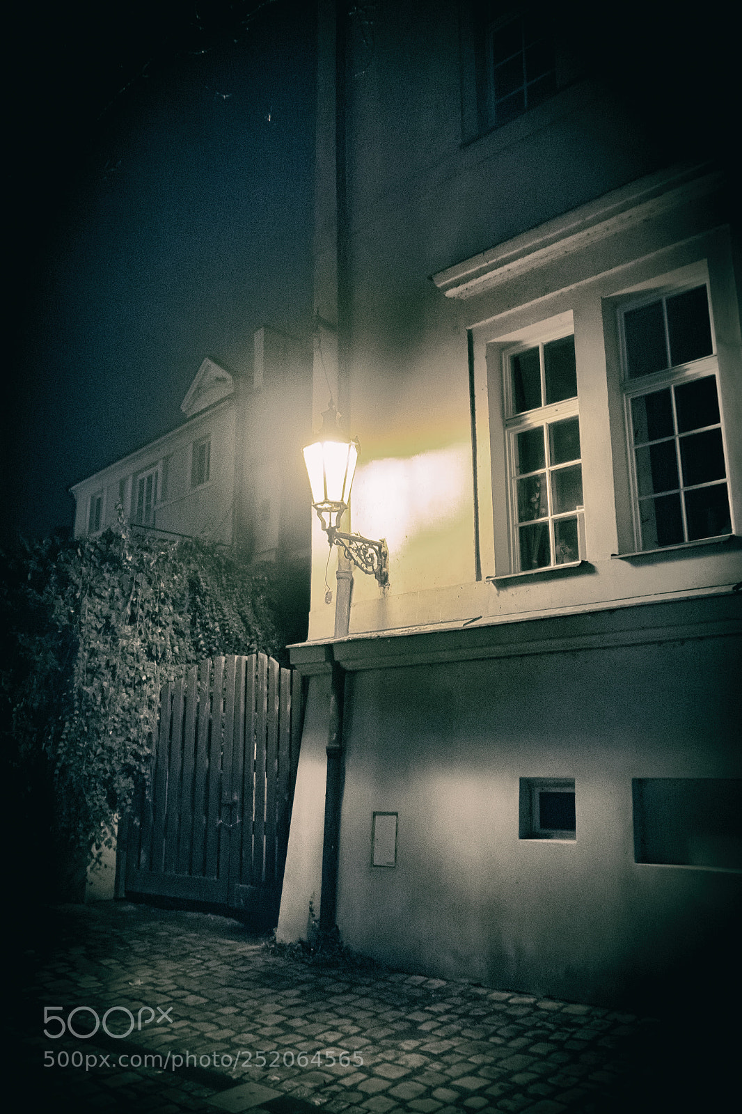 Sony Cyber-shot DSC-RX100 II sample photo. Prag night old lantern photography