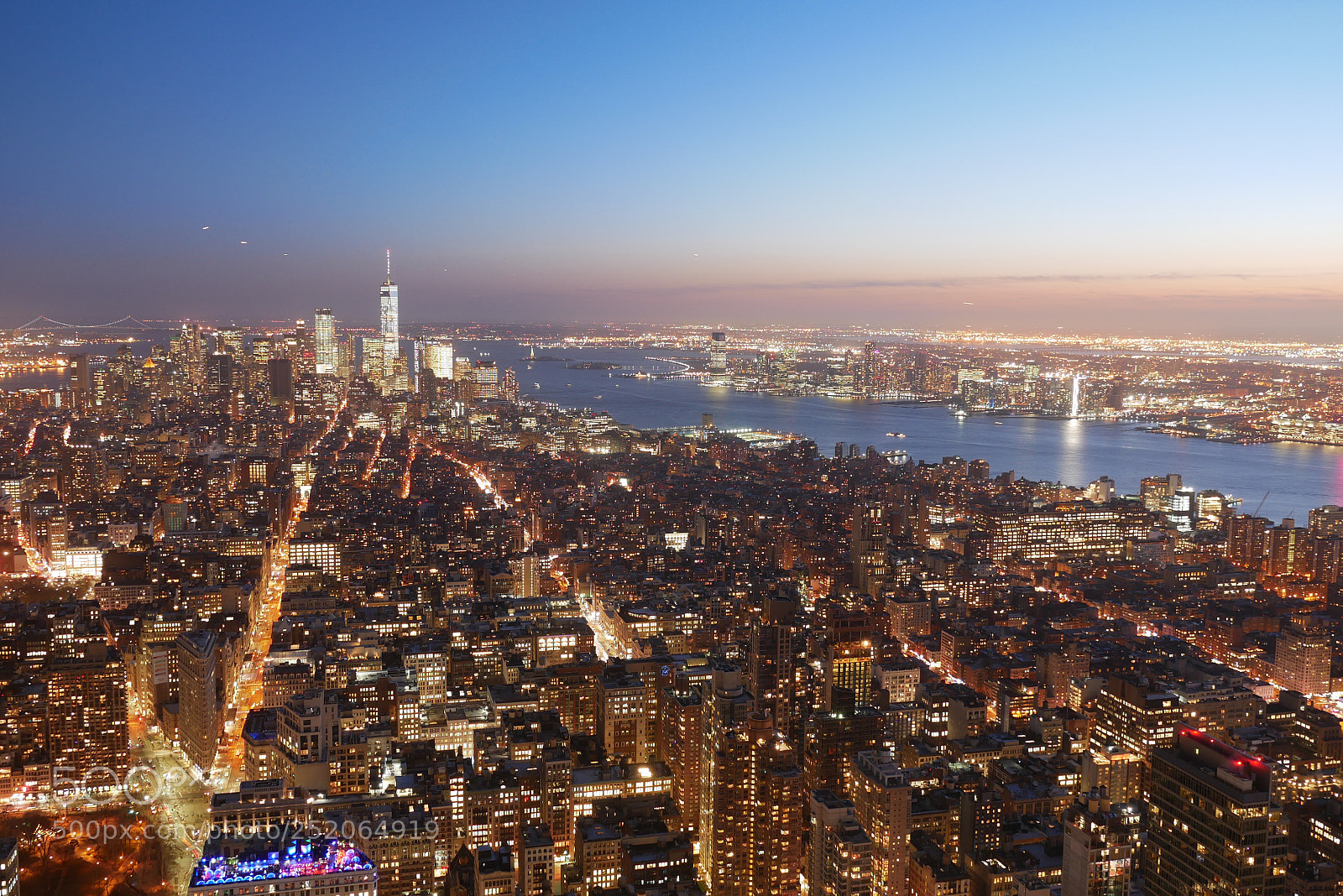 Panasonic Lumix DMC-GX85 (Lumix DMC-GX80 / Lumix DMC-GX7 Mark II) sample photo. New york, new york  photography