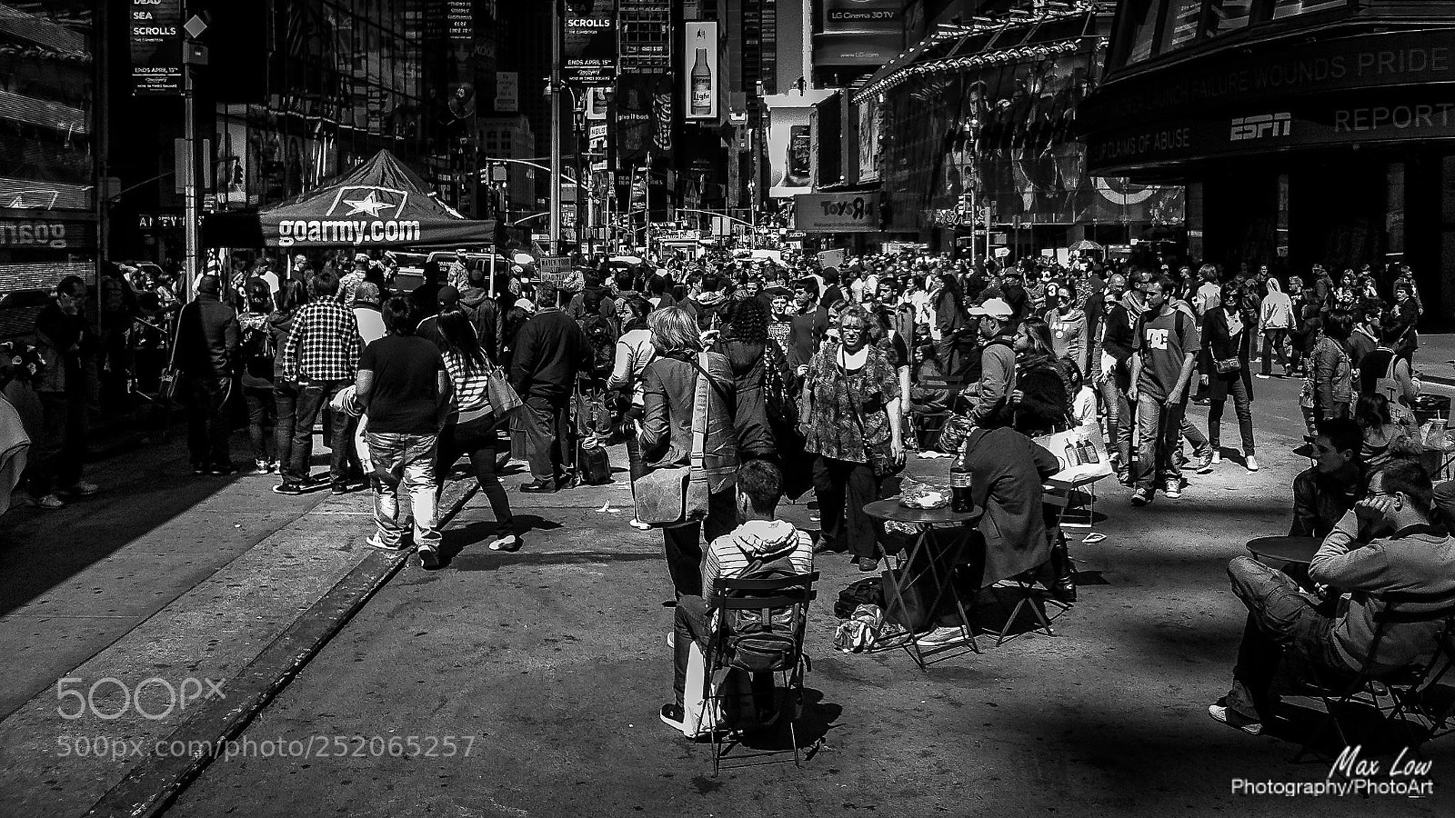 Apple iPhone 4 sample photo. Times sq01 photography