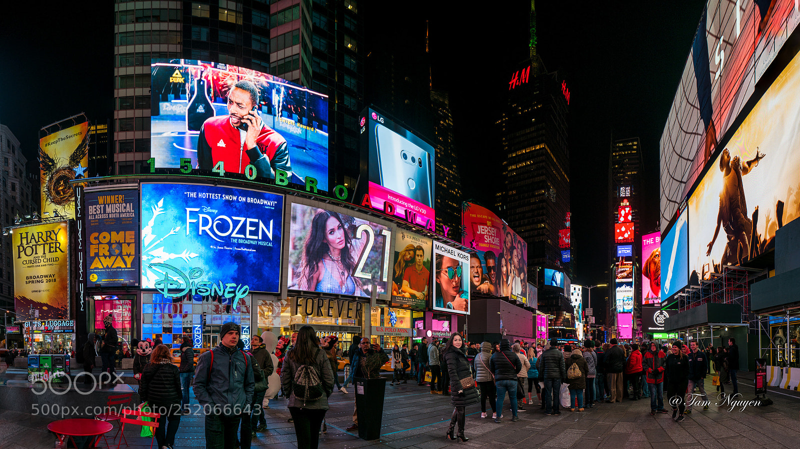 Sony a7R II sample photo. Times square photography