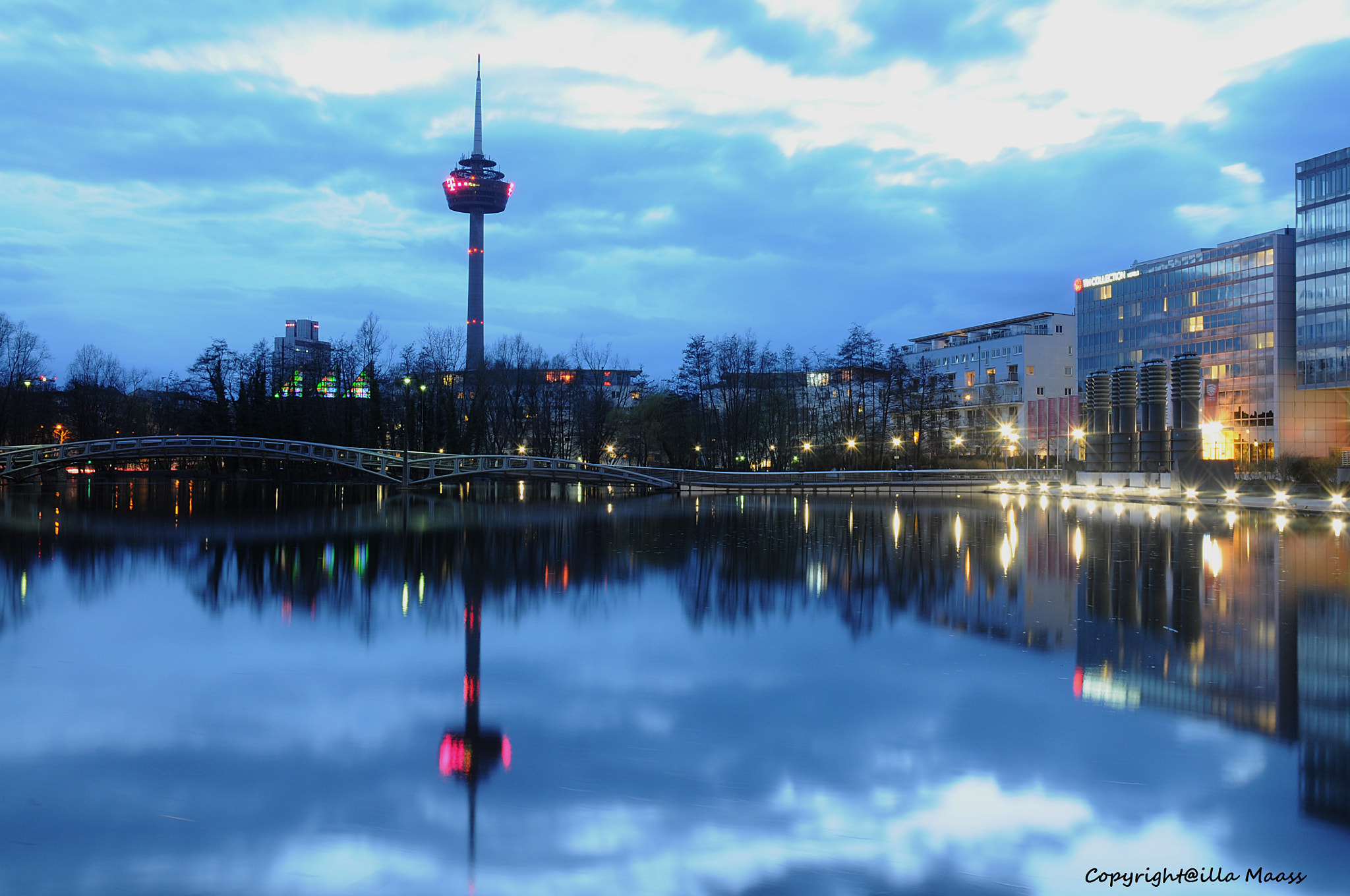 Nikon D300 sample photo. Mediapark köln photography
