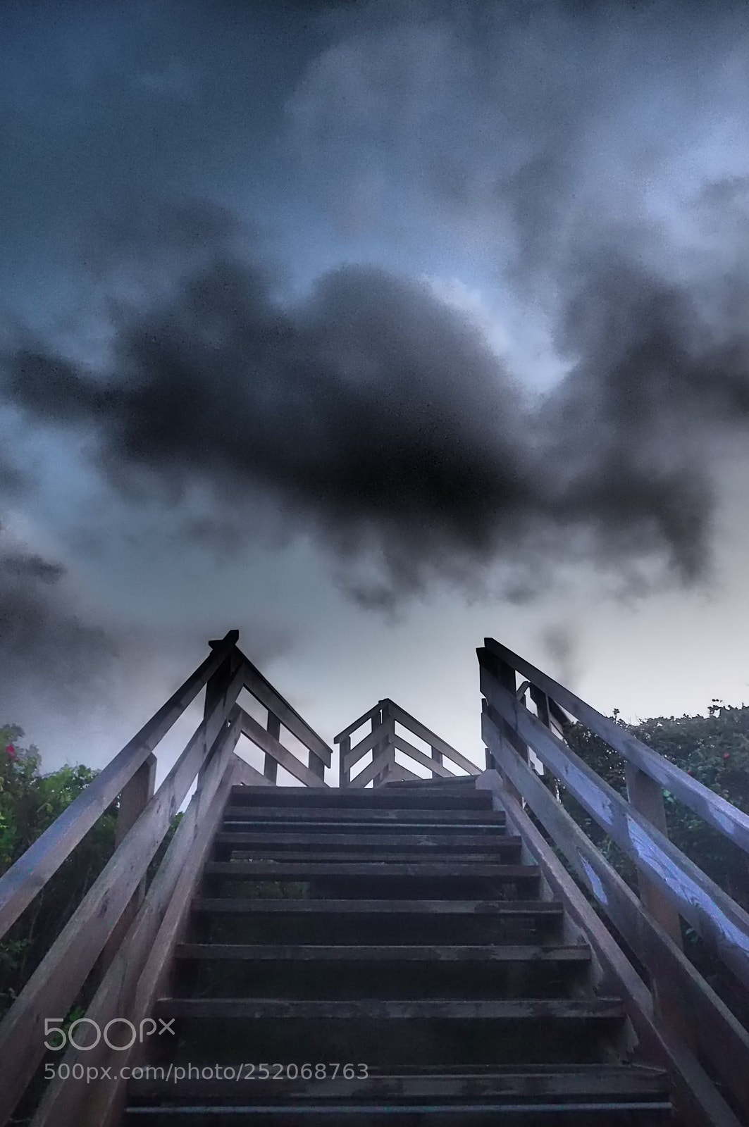 Olympus OM-D E-M5 II sample photo. Stairway 2 stormy heaven photography