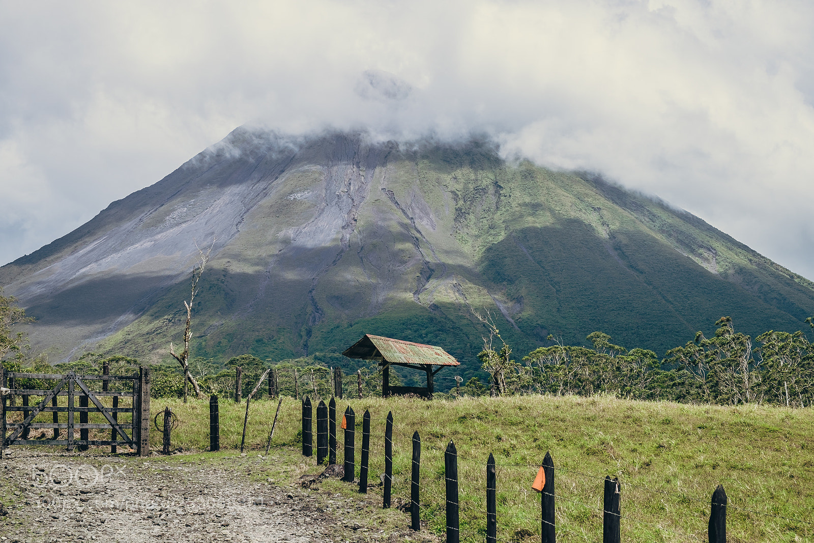 Fujifilm X-T10 sample photo. Costa rica arenal vulcano photography
