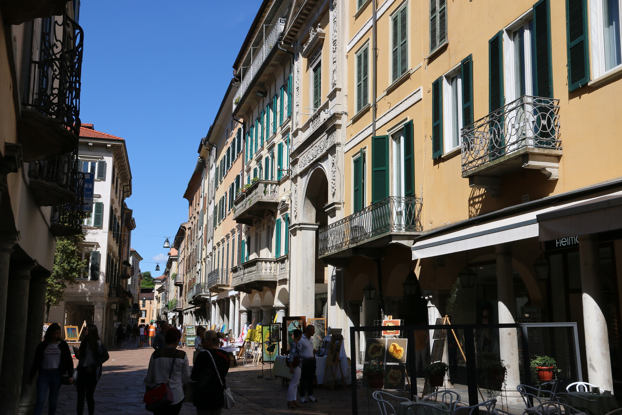 Canon EOS 70D sample photo. Varese street photography