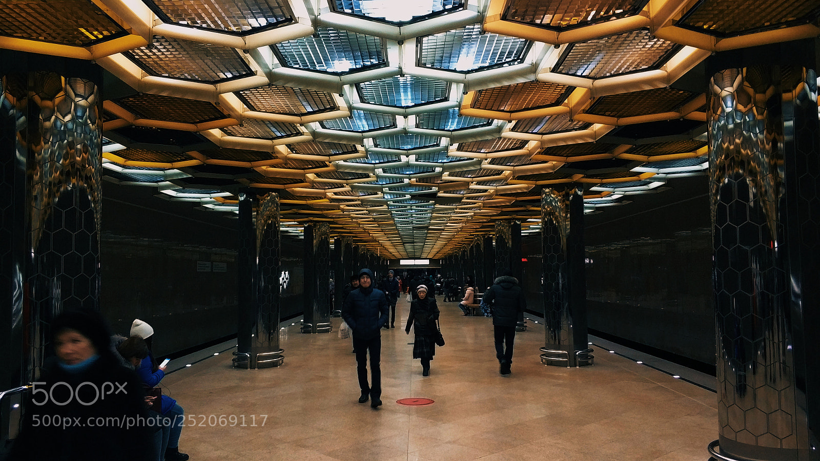 Xiaomi MI6 sample photo. Metro station photography
