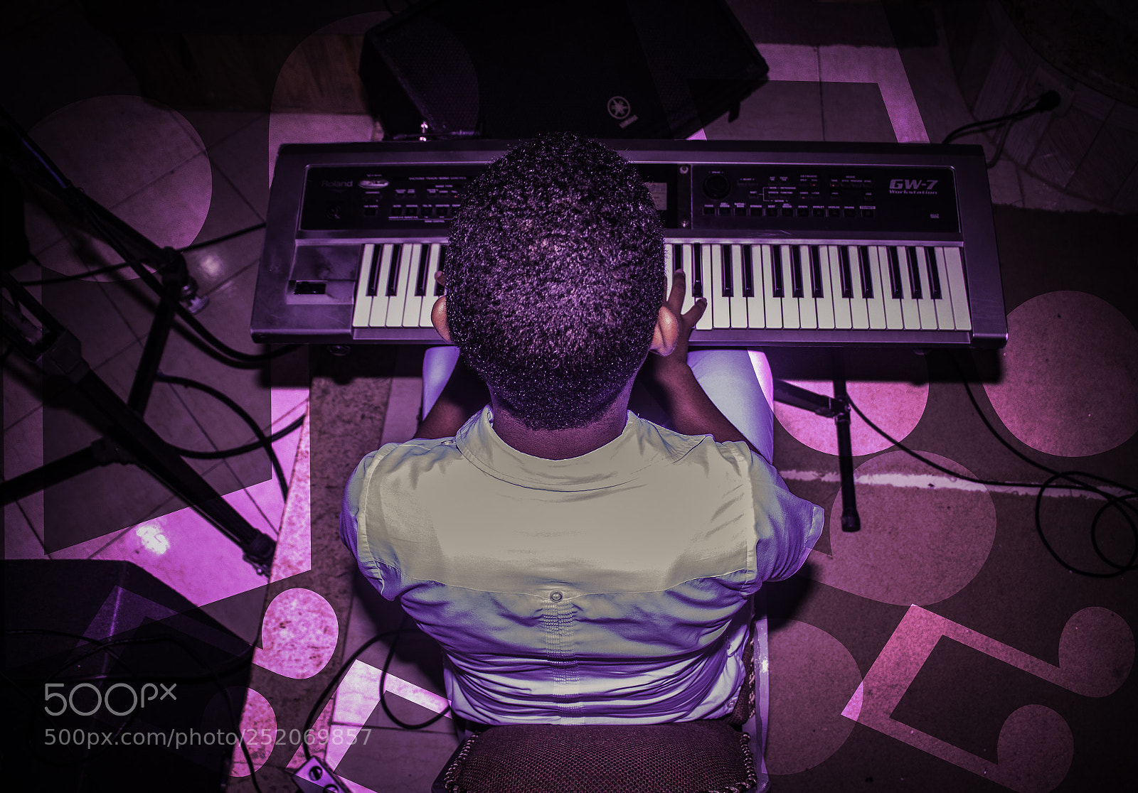 Canon EOS 700D (EOS Rebel T5i / EOS Kiss X7i) sample photo. Piano photography