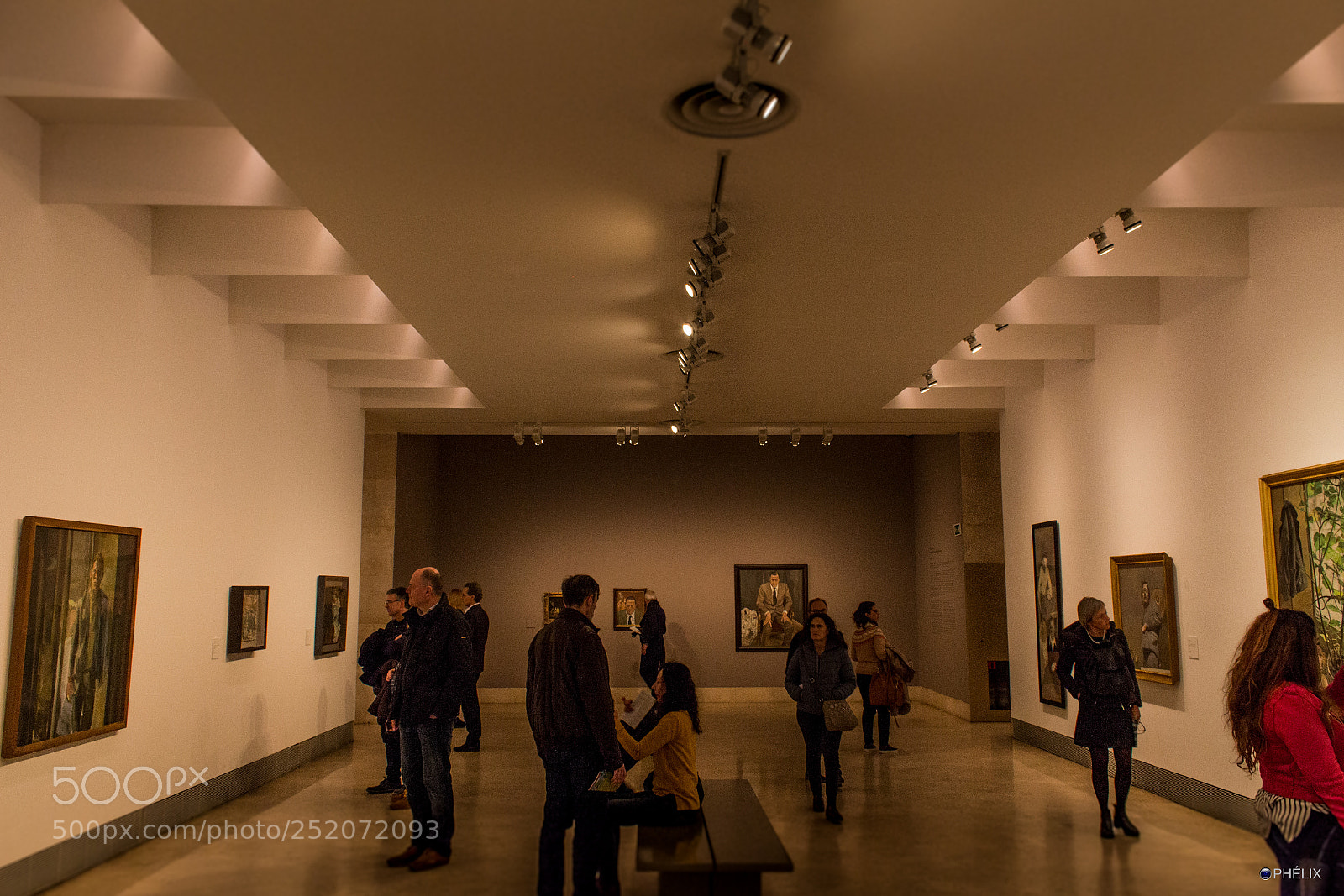 Canon EOS 100D (EOS Rebel SL1 / EOS Kiss X7) sample photo. Tarde en el museo photography