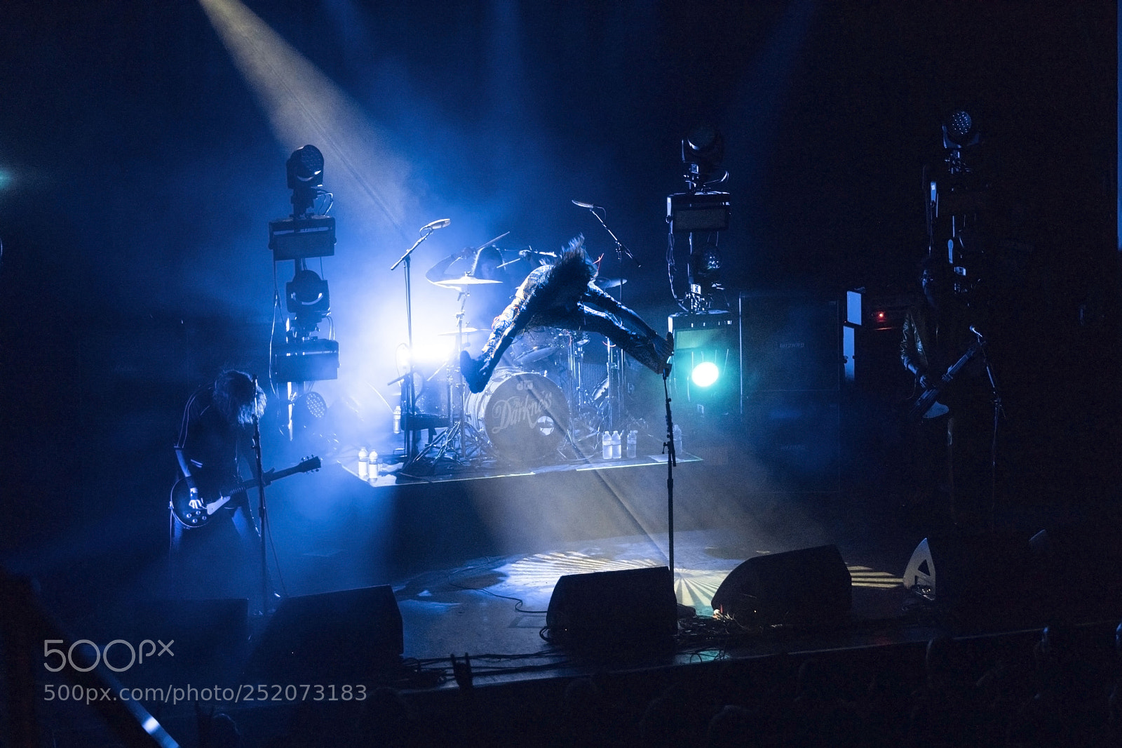 Canon EOS 5D Mark IV sample photo. The darkness live in photography
