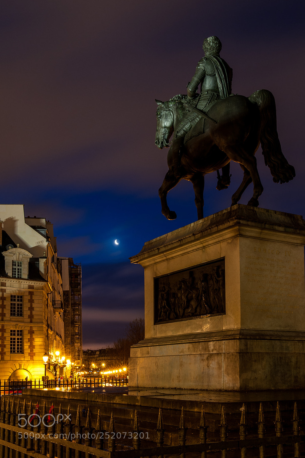 Nikon D700 sample photo. Moon over henri iv photography