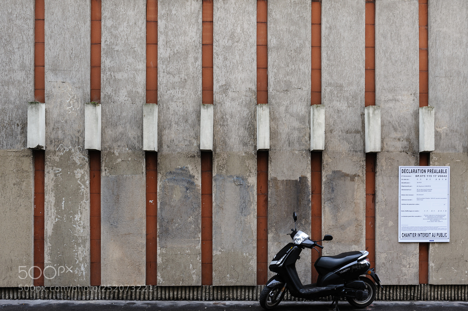Nikon D700 sample photo. The wall photography