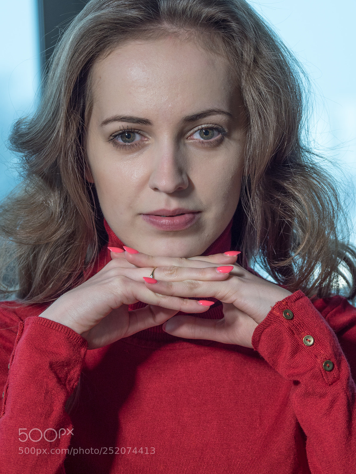 Olympus OM-D E-M1 Mark II sample photo. Lady in red photography