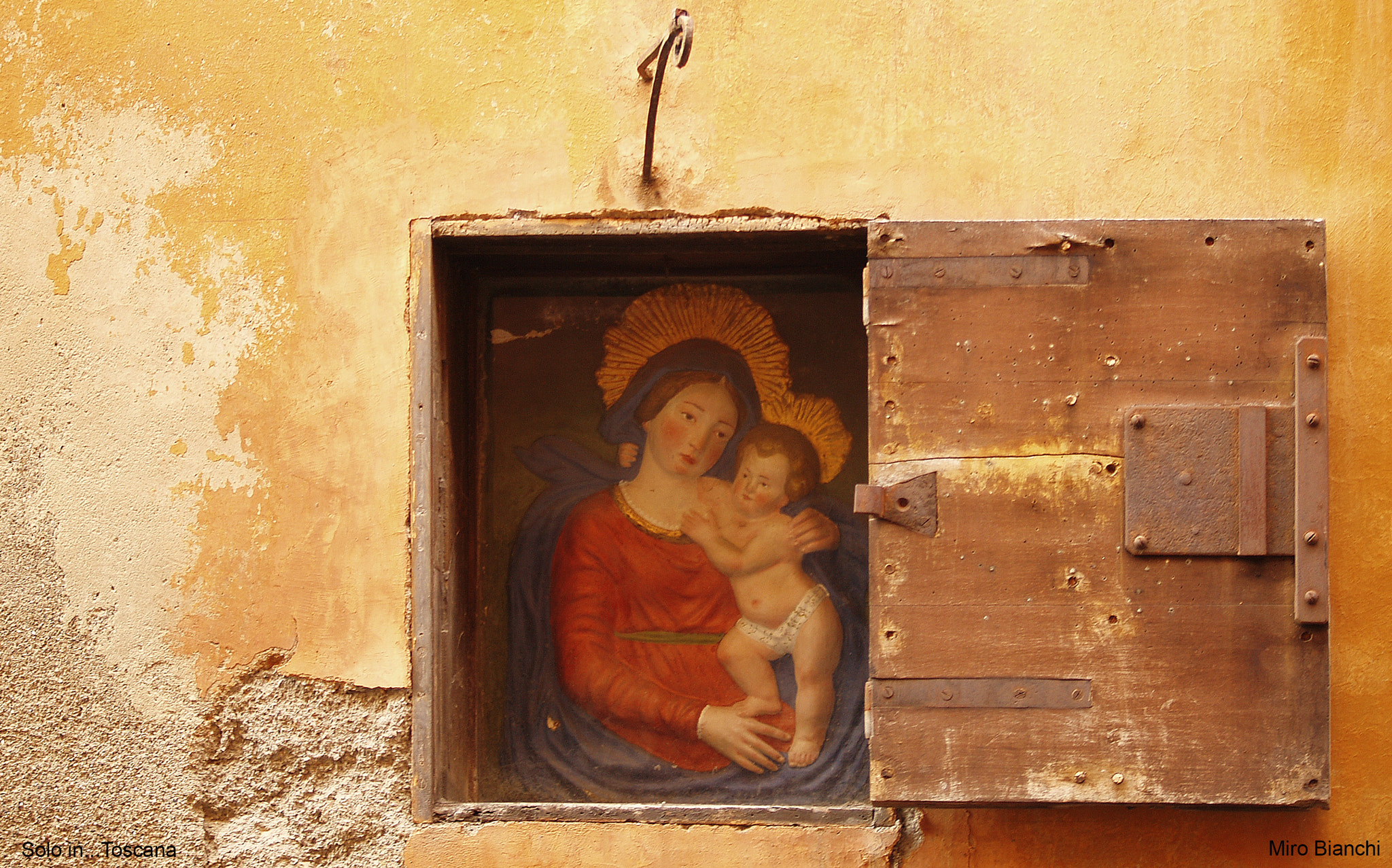 Olympus E-330 (EVOLT E-330) sample photo. Volterra photography