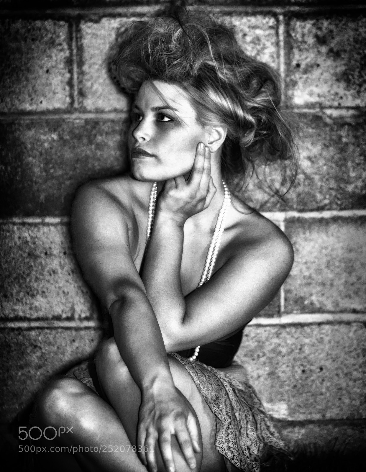 Canon EOS 550D (EOS Rebel T2i / EOS Kiss X4) sample photo. Barbwall bw photography