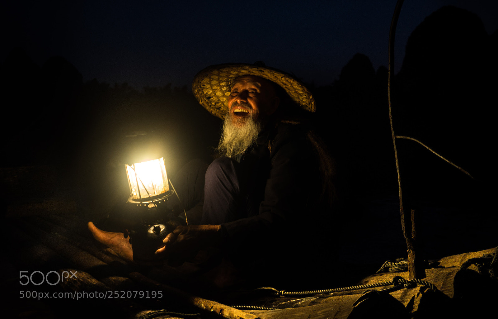 Sony a6300 sample photo. Old xingping fisherman photography