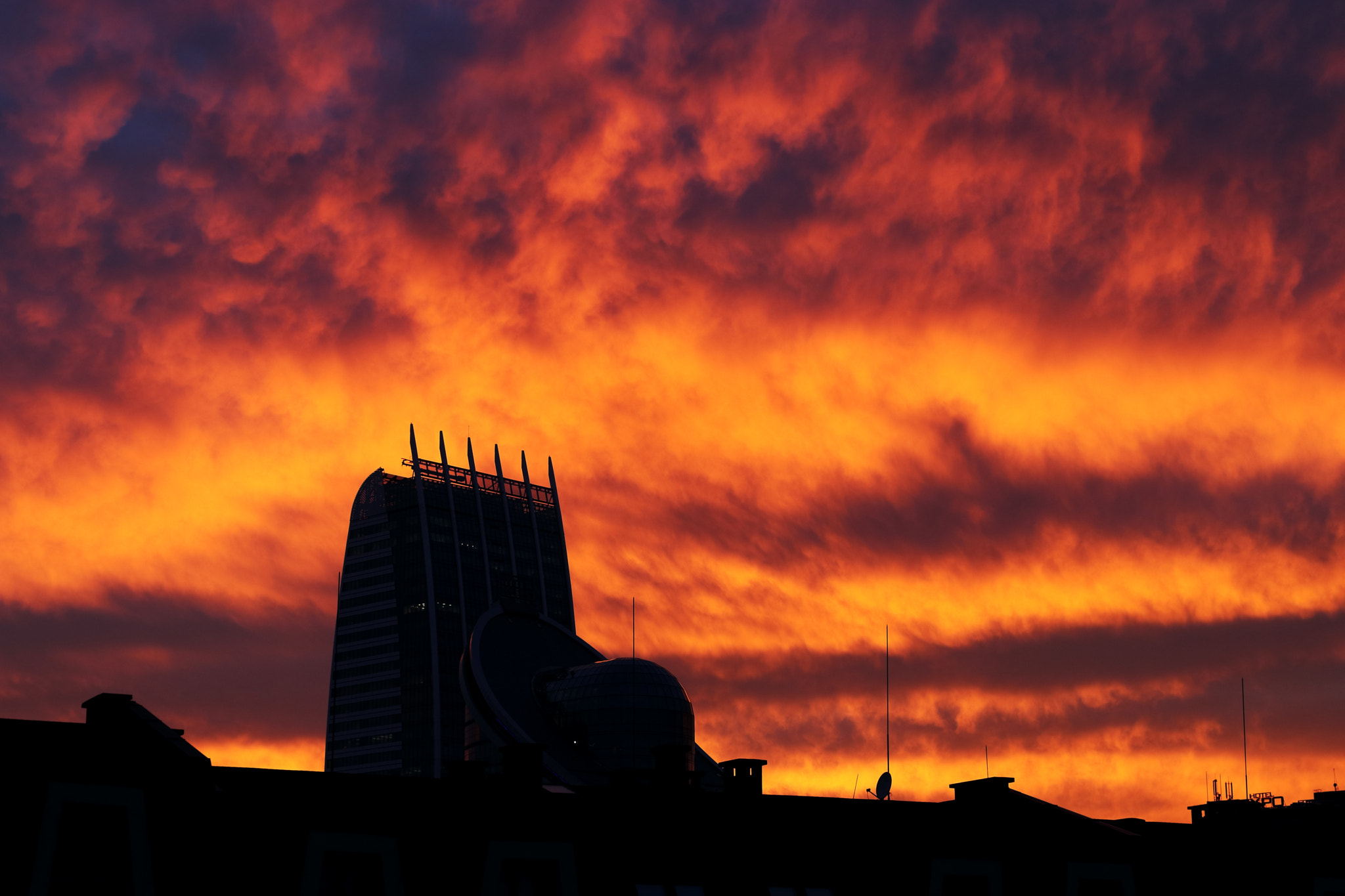 Canon EOS 80D + Canon EF 40mm F2.8 STM sample photo. Fiery sky photography