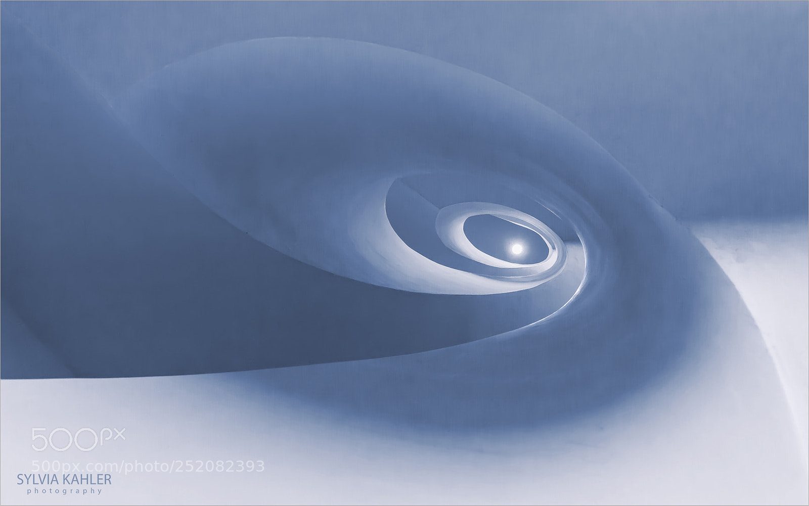 Canon EOS 5D Mark II sample photo. Oval spiral photography